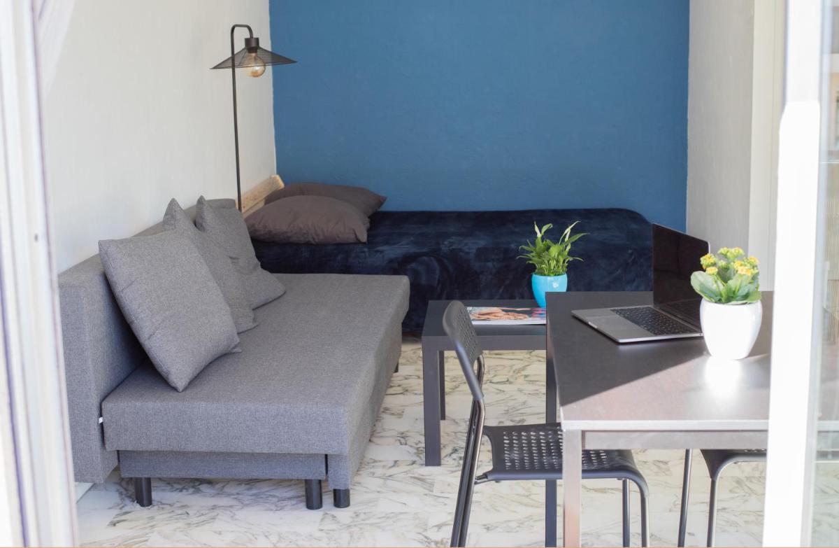 Studio with terrace and sea view, 10 min to the beach photo 4