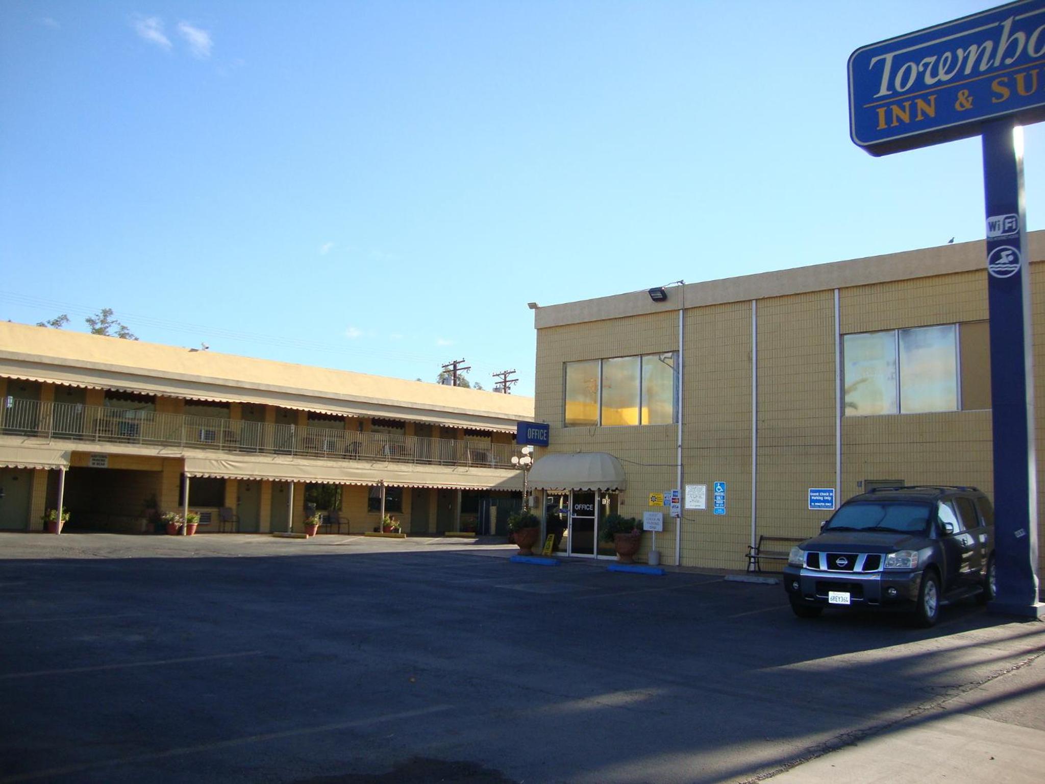 Townhouse Inn and Suites