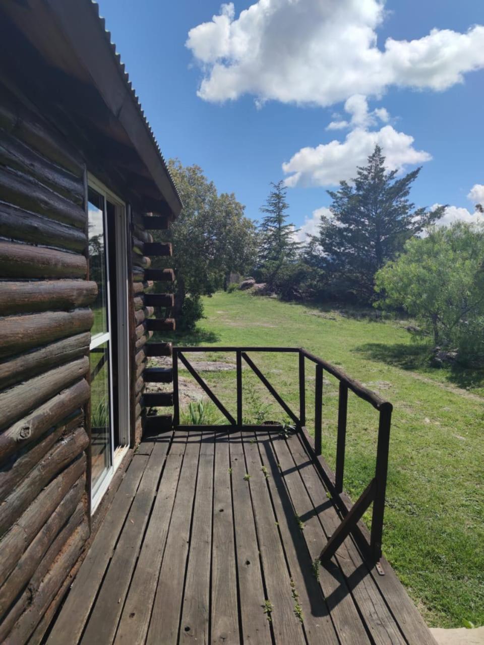 Cabaña de Troncos en la montaña
