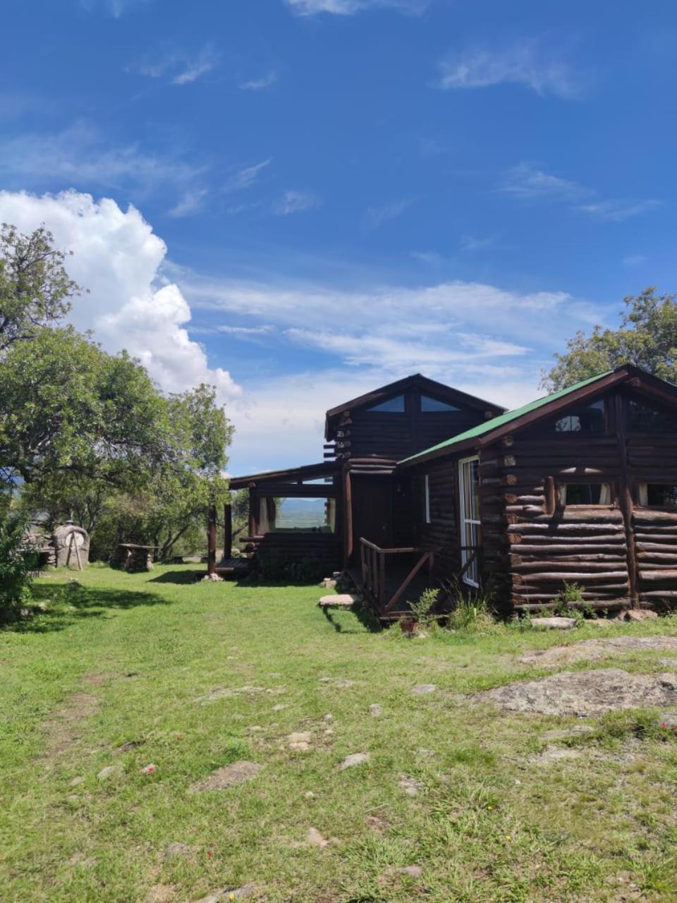Cabaña de Troncos en la montaña