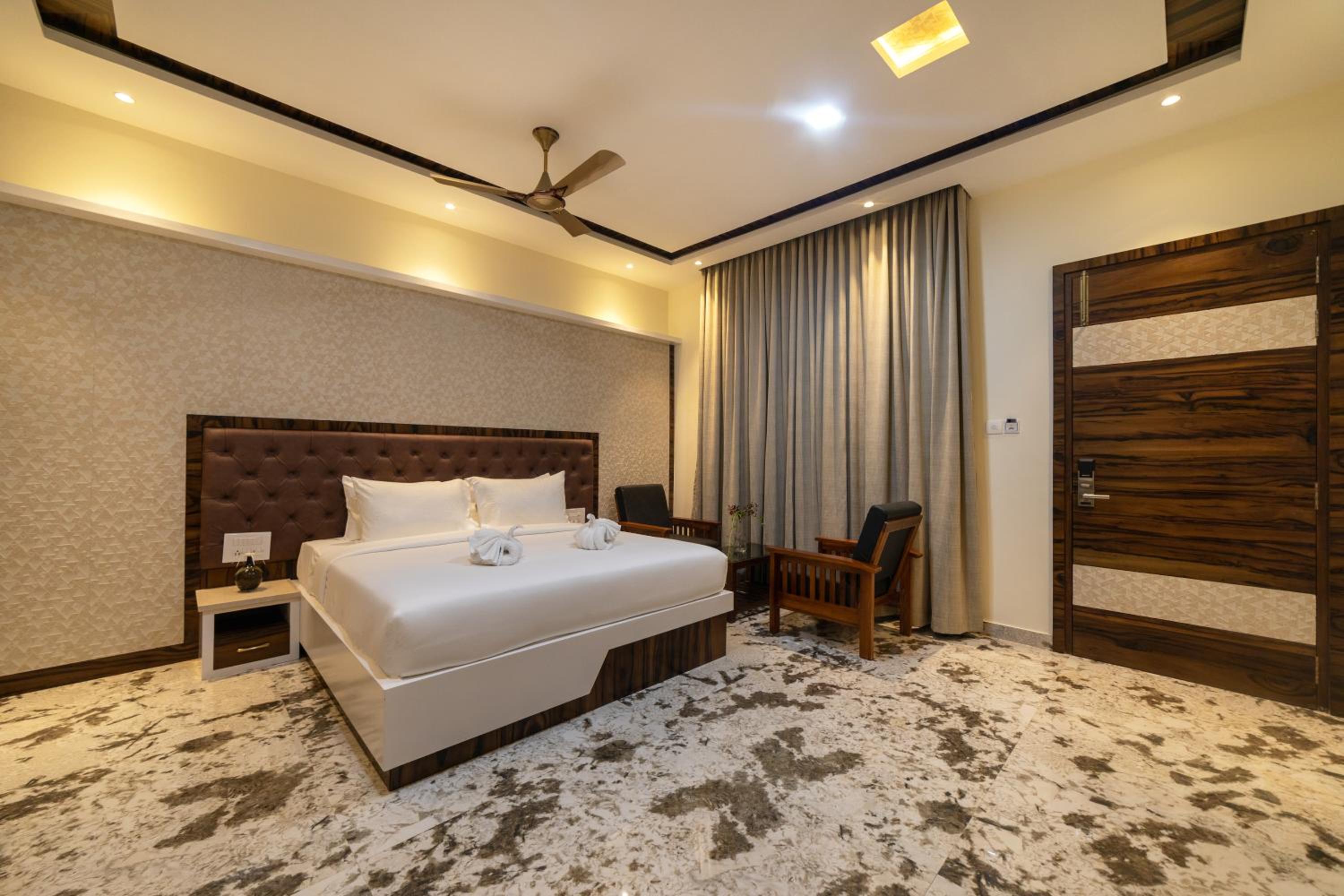 SR Jungle Resort