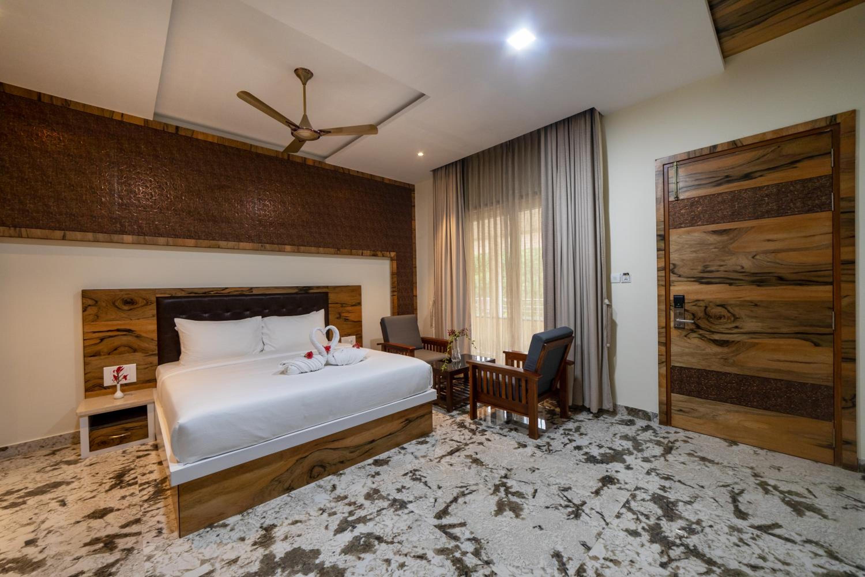 SR Jungle Resort