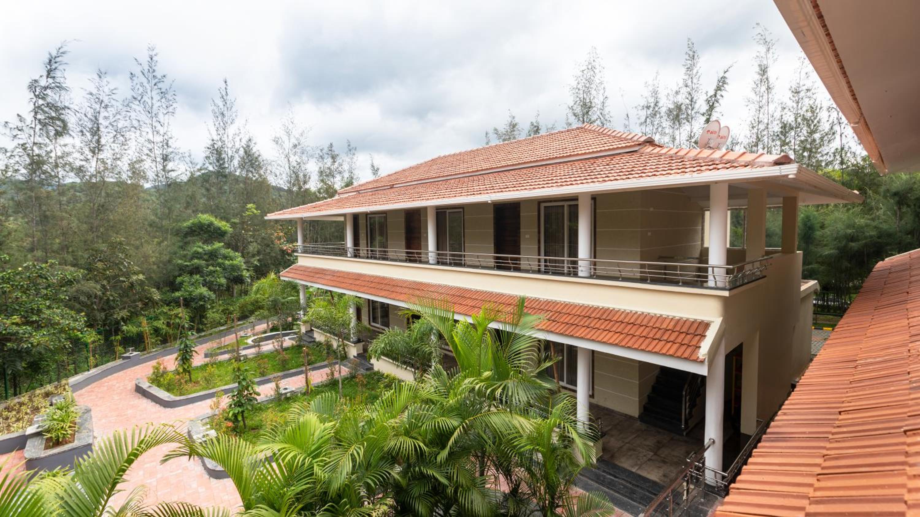 SR Jungle Resort
