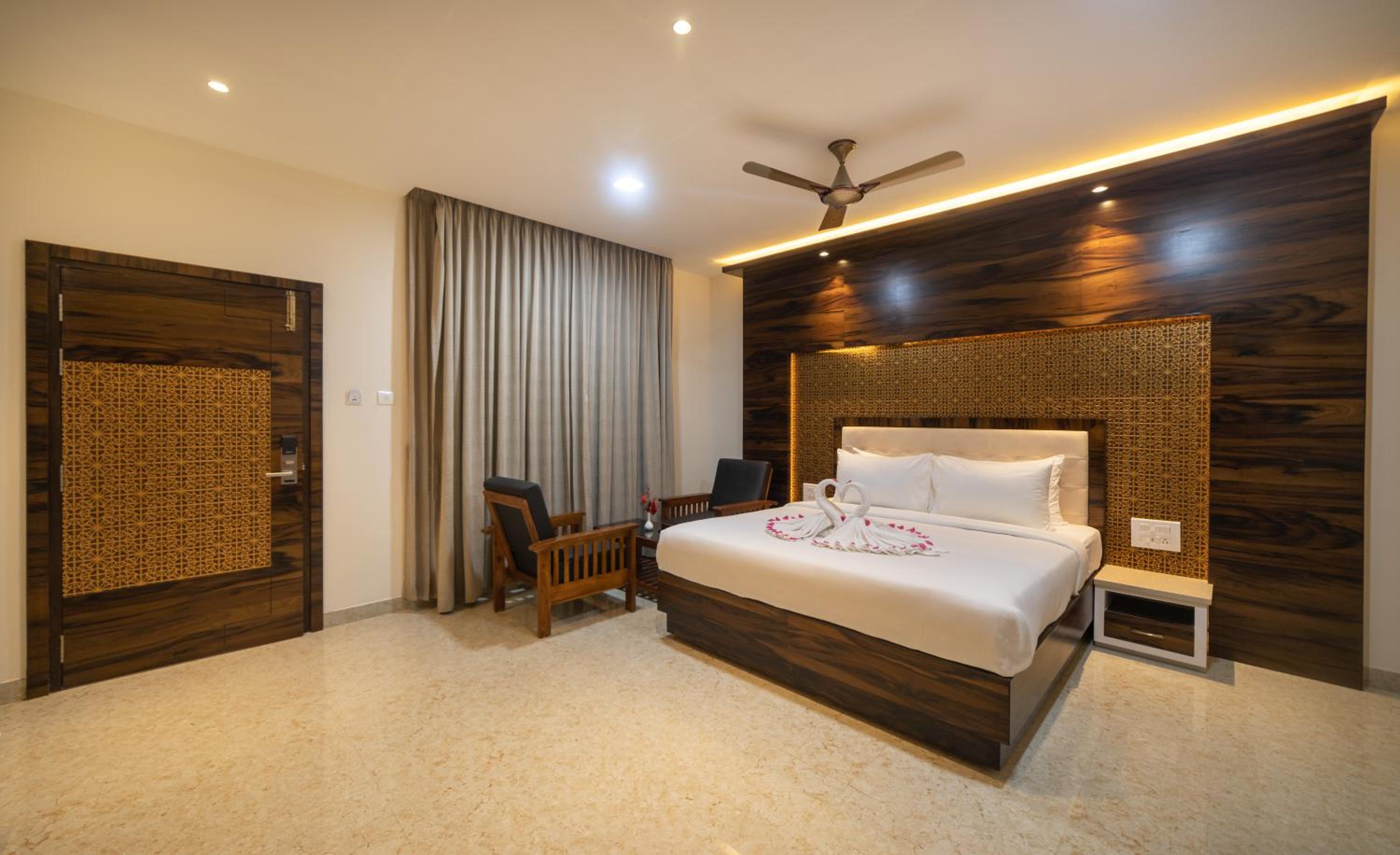 SR Jungle Resort