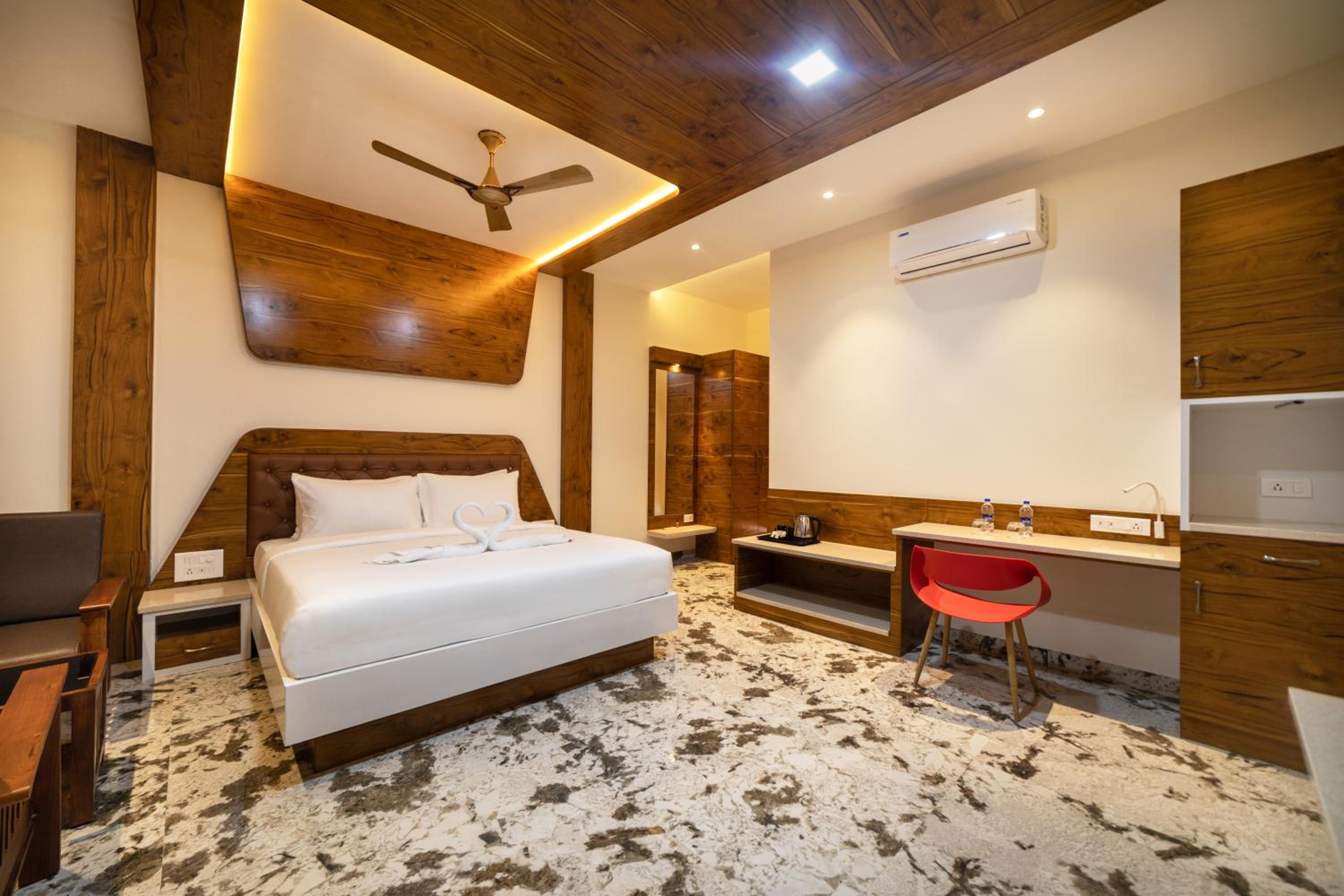 SR Jungle Resort