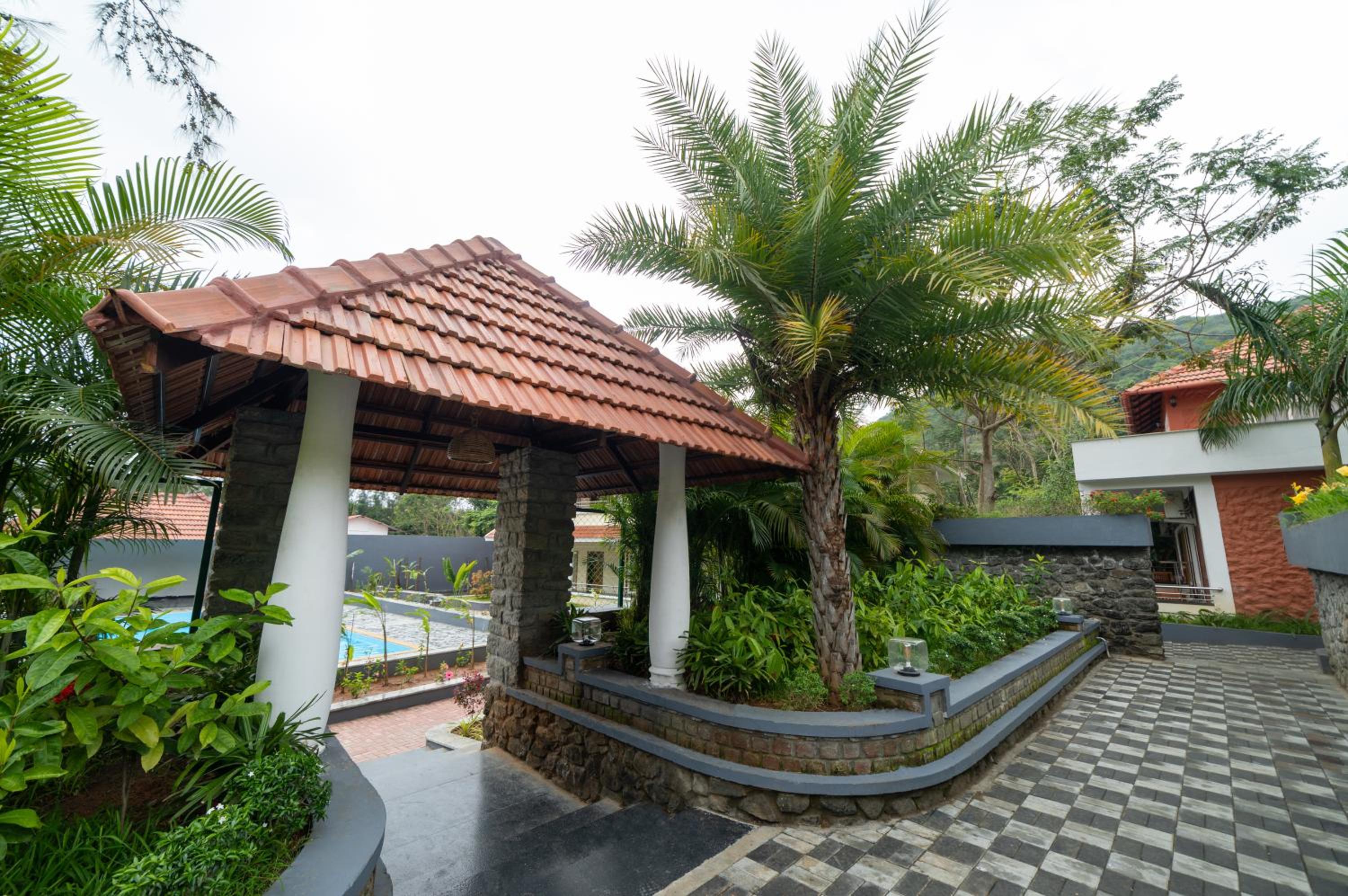 SR Jungle Resort