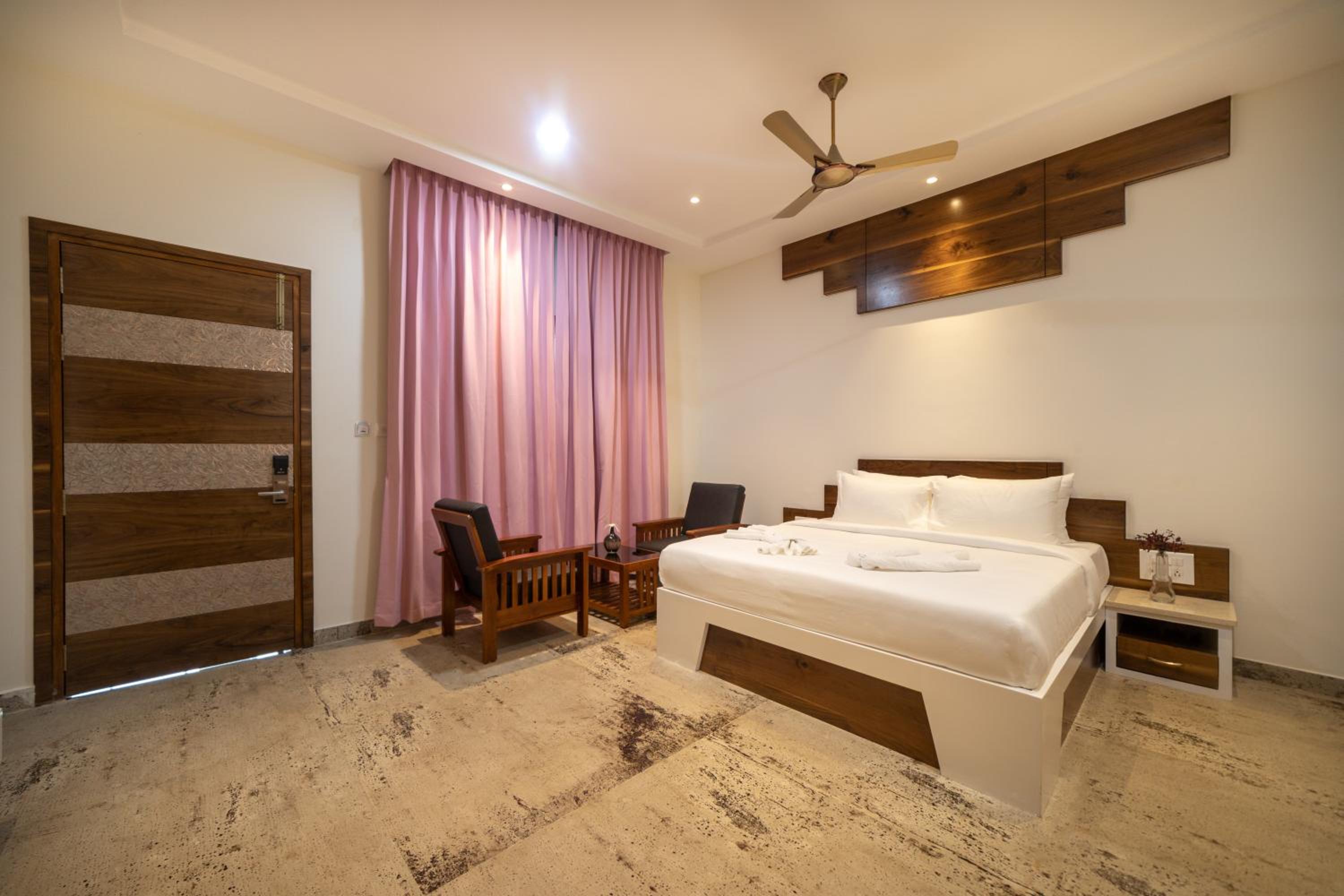 SR Jungle Resort