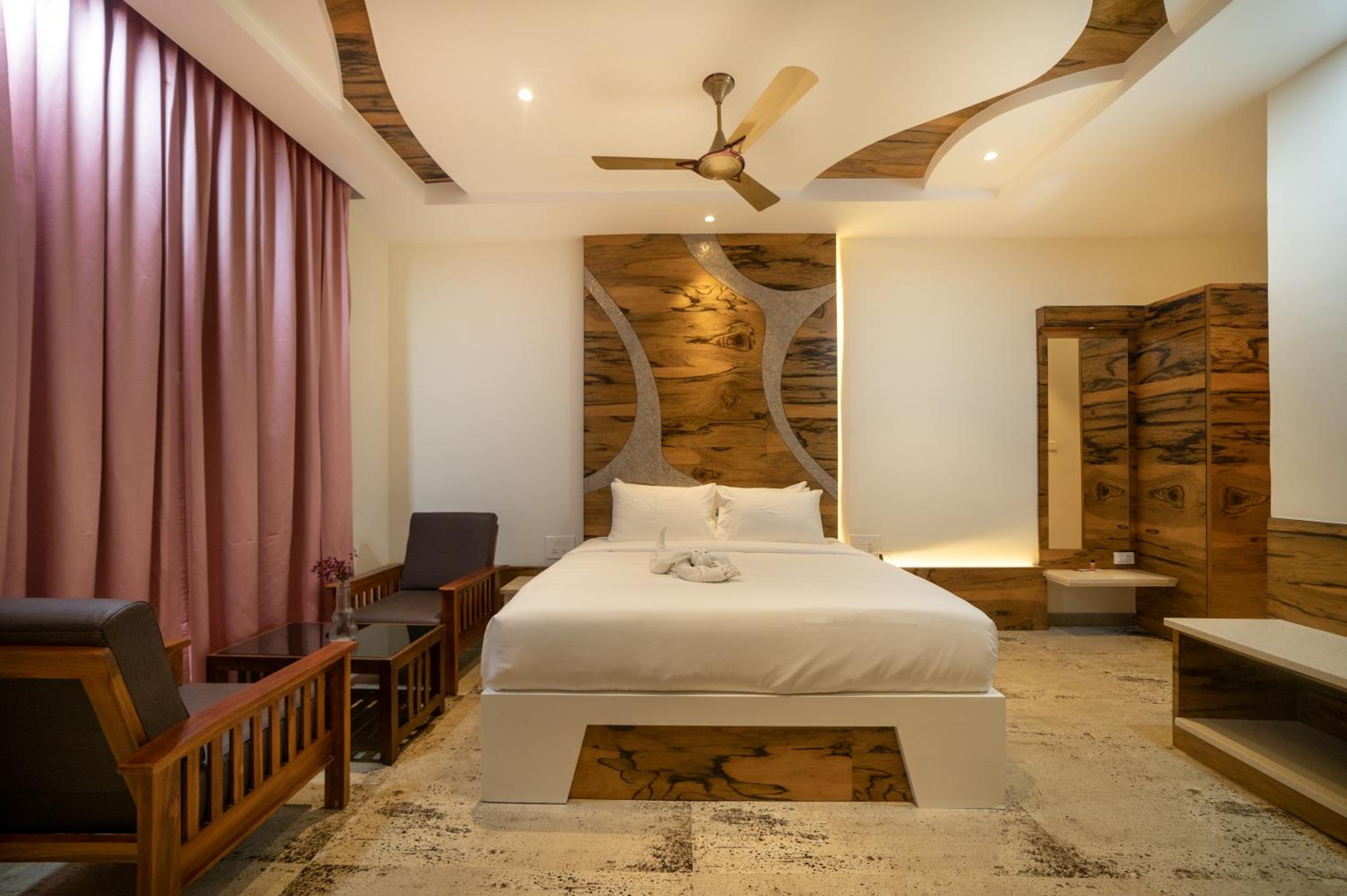 SR Jungle Resort