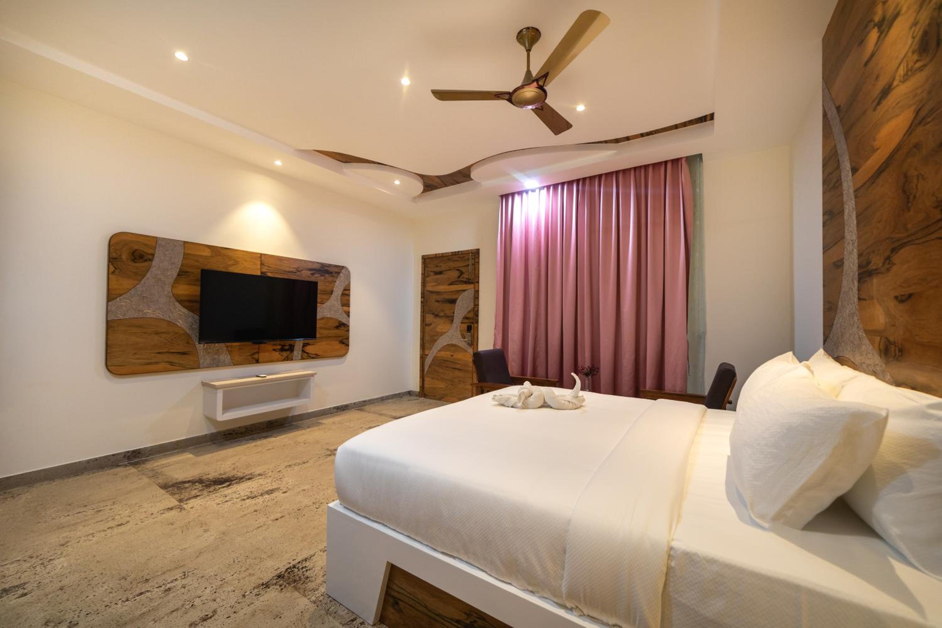 SR Jungle Resort