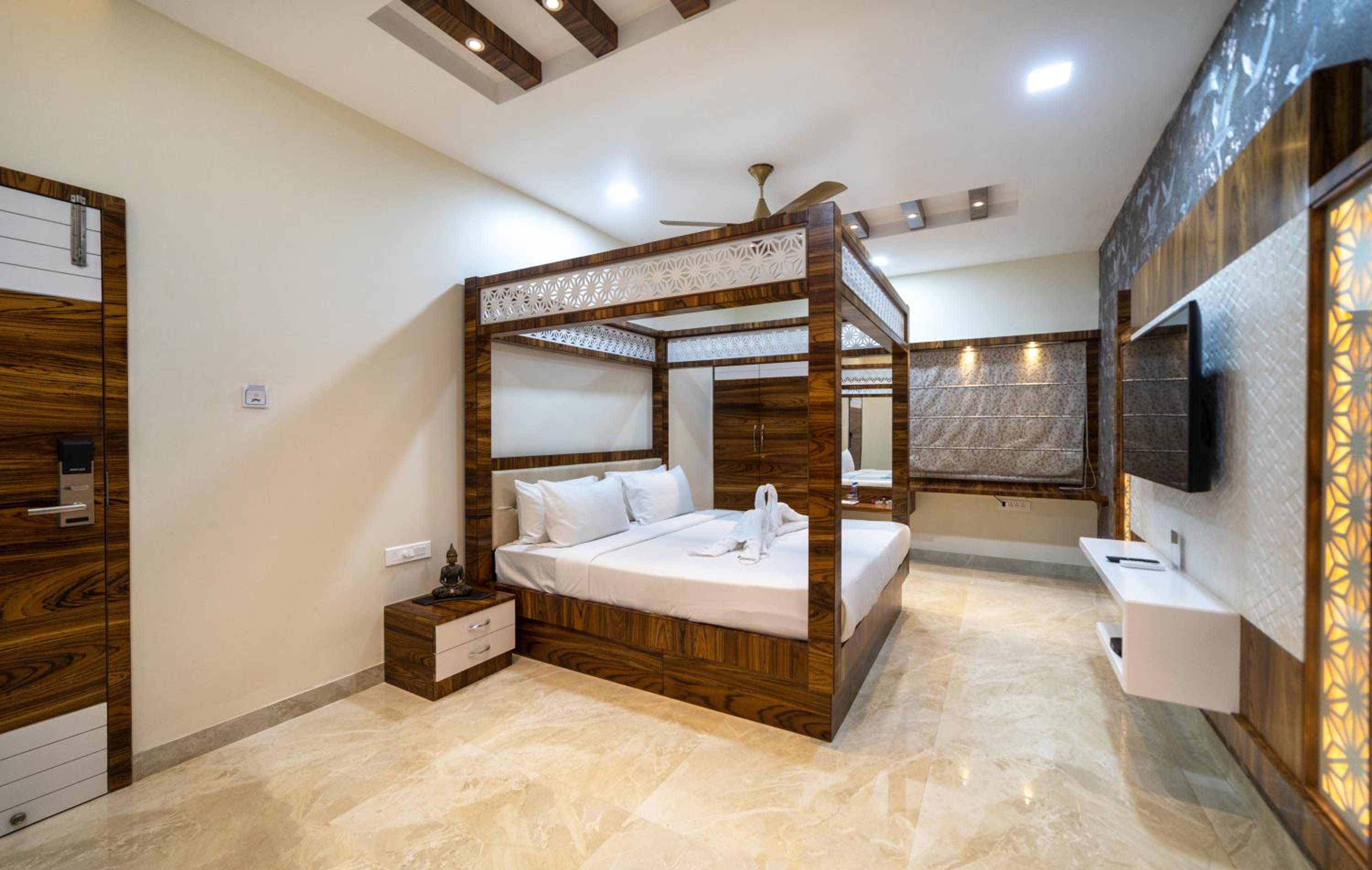 SR Jungle Resort