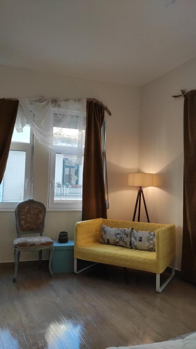 Athens Living room