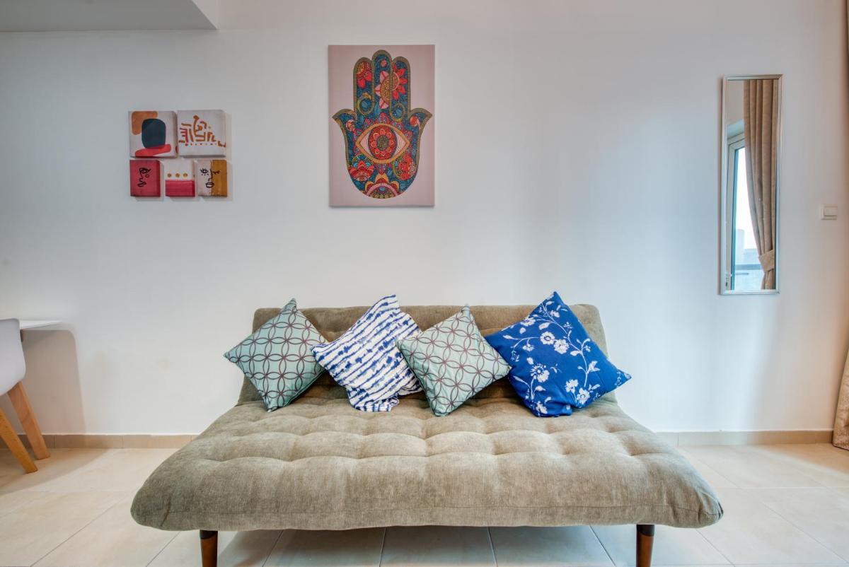 RH- Burj Al Nujoom, Downtown, Cozy Studio near Dubai Mall