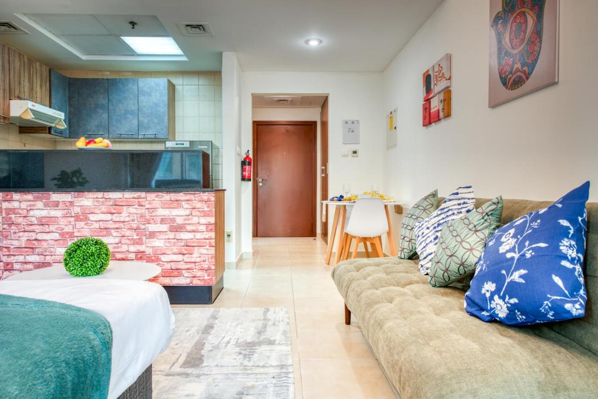 RH- Burj Al Nujoom, Downtown, Cozy Studio near Dubai Mall