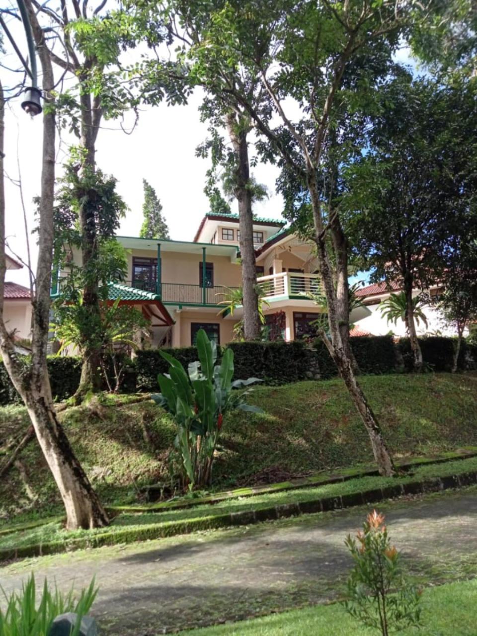 Villa Green Fresh - Bumi Ciherang - Cipanas view 2