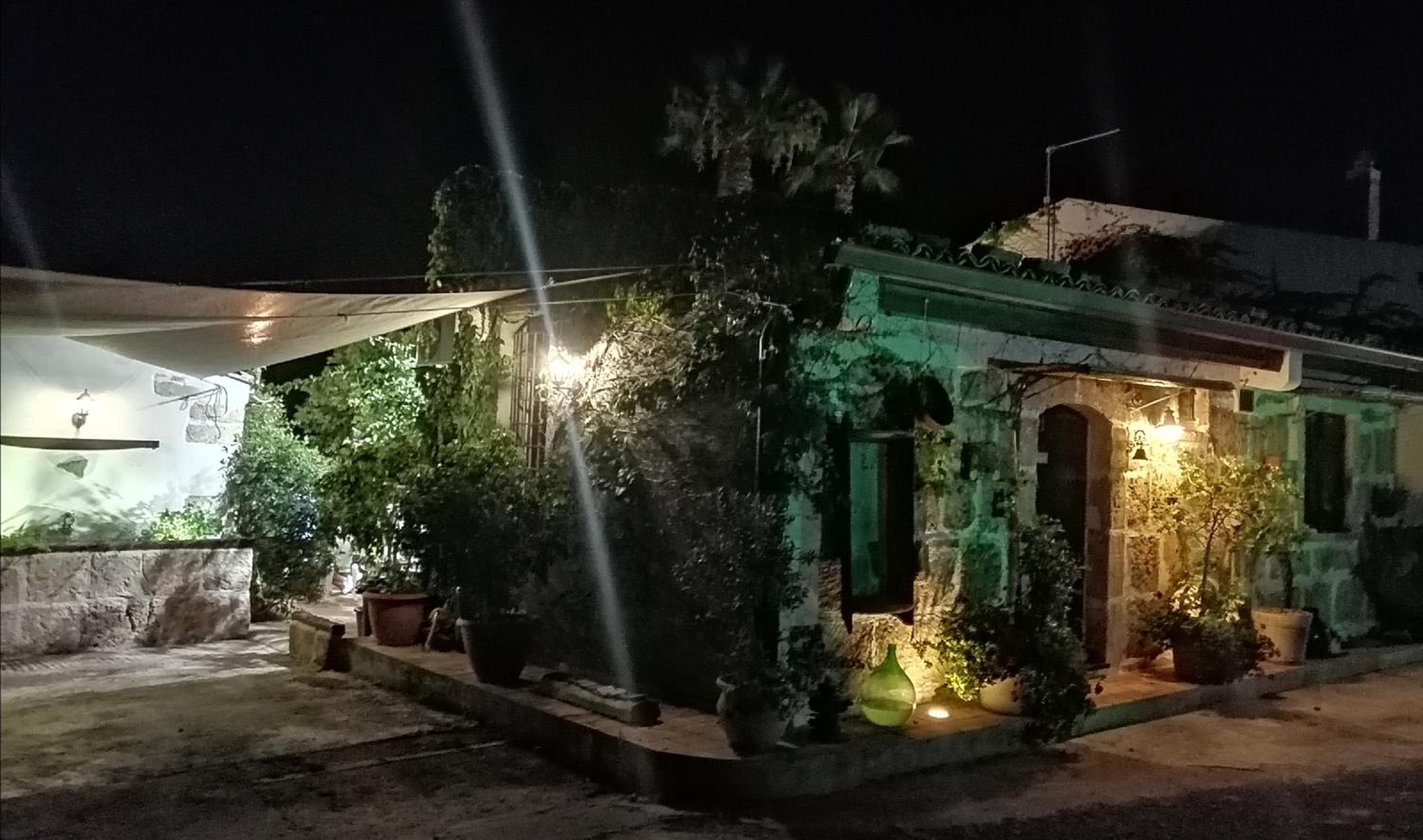 La Virgy per Noto with share swimming pool with wonderful sea view