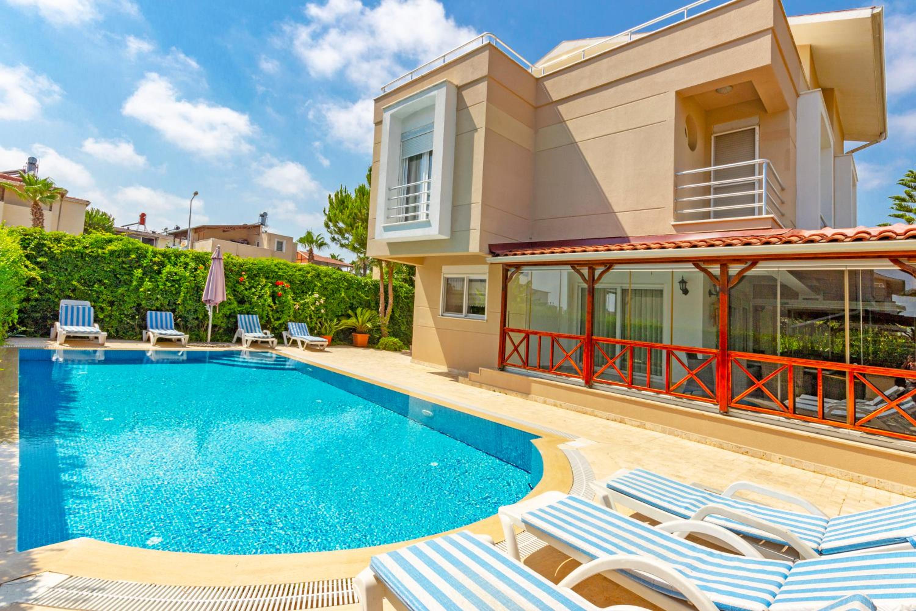 Paradise Town Villa Premium