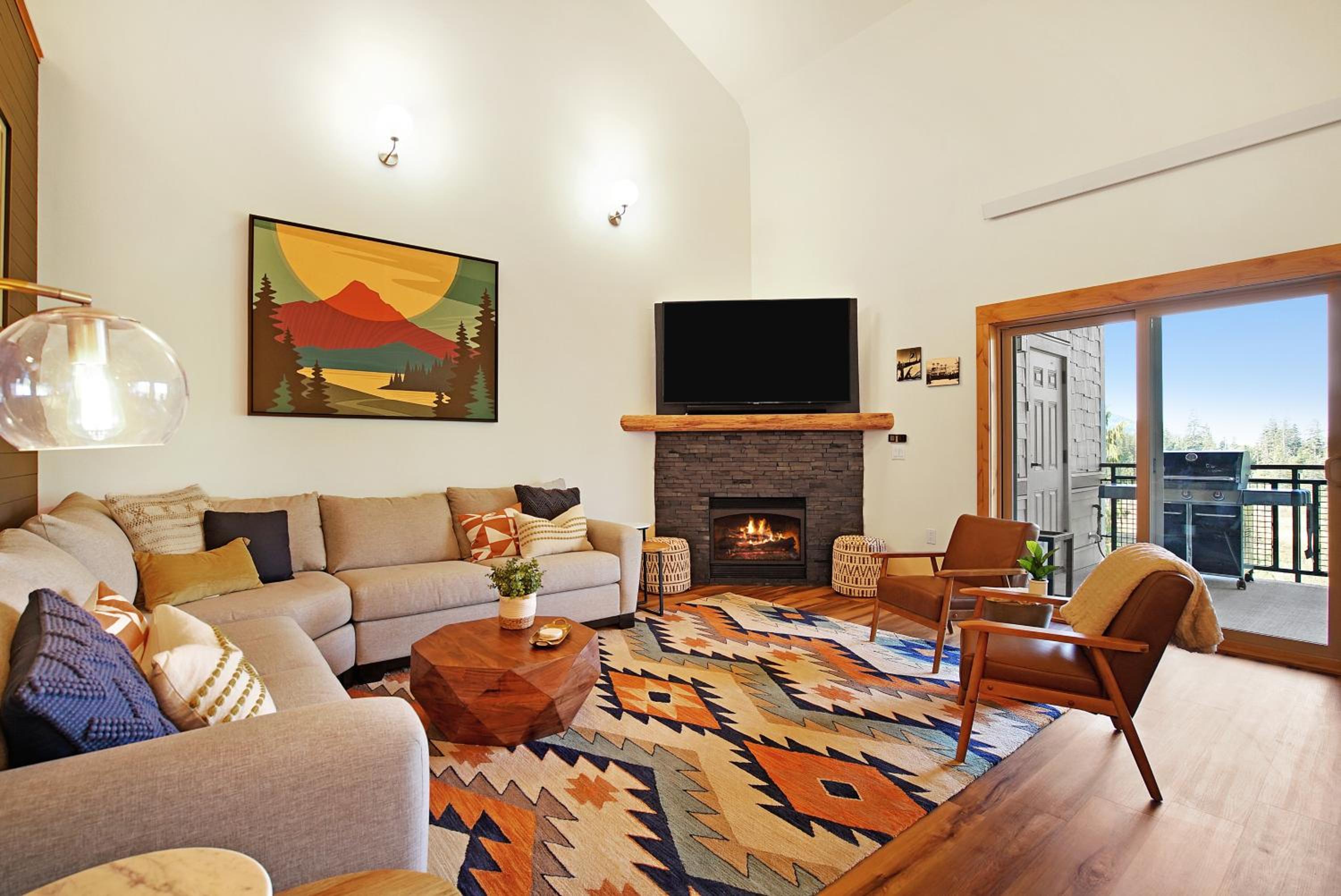 THE CLYDE - Your Cozy & Luxurious Mt Hood Retreat view 5