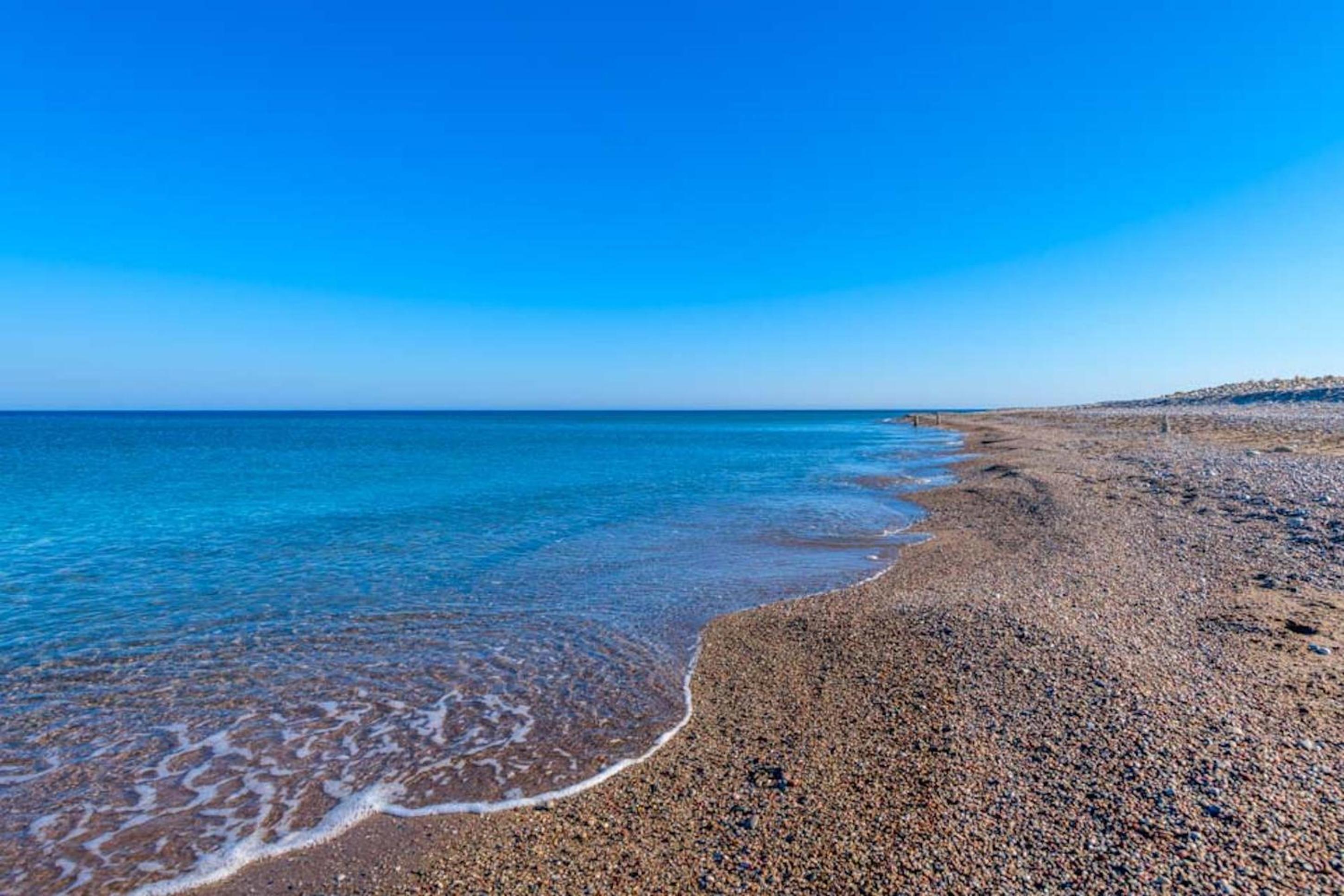 Seashore Villa - Luxury Beachfront - Pool & Sea View