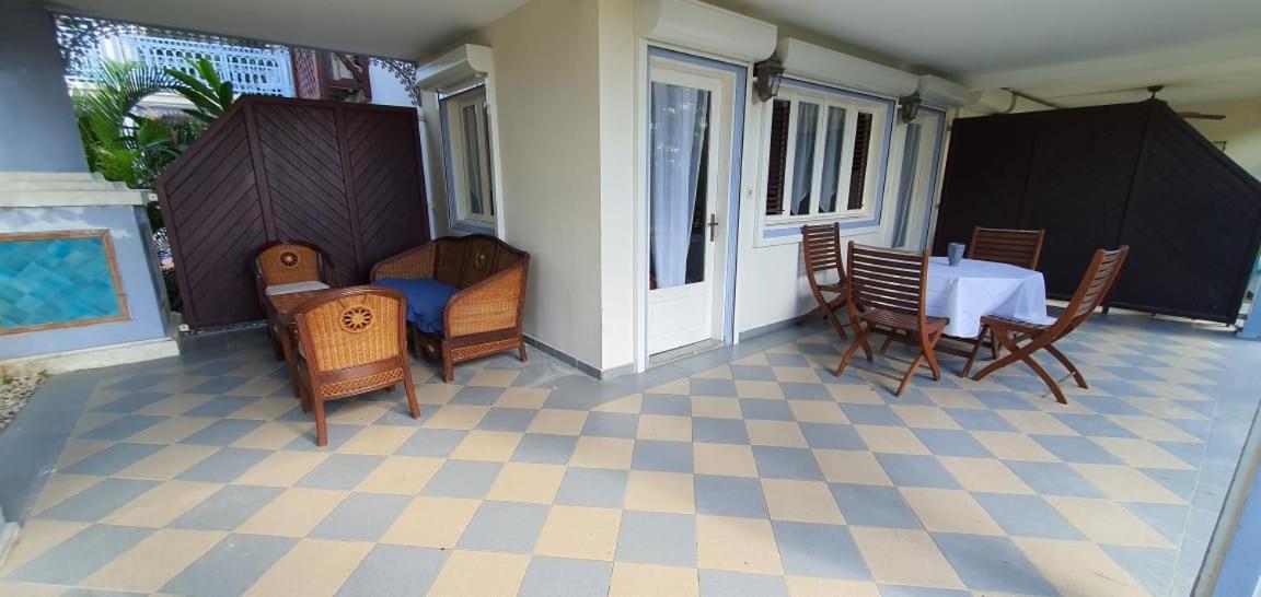 Grand studio Tropical idéalement situé, jardin et piscine view 4