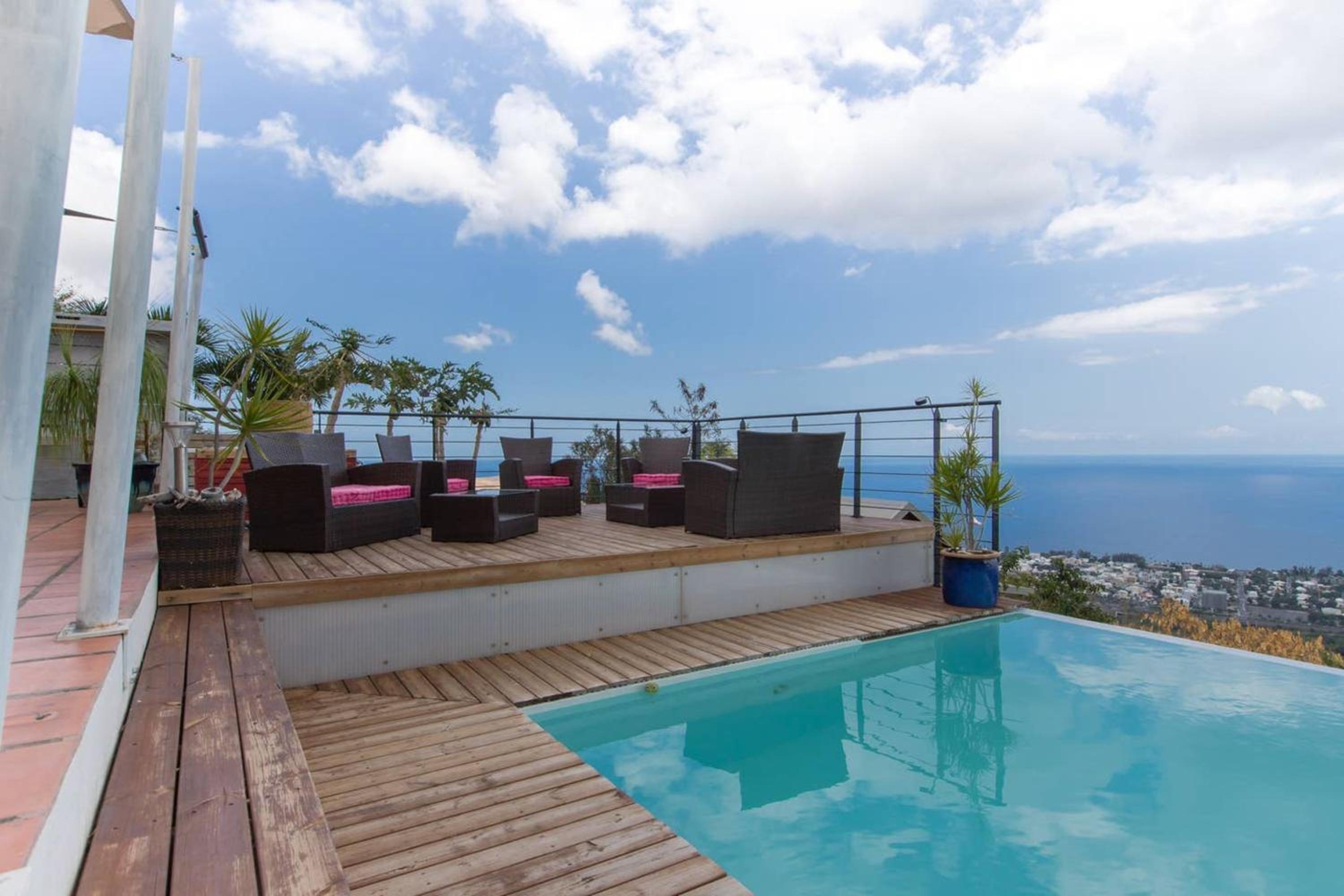 Villa élégante à Saint-Paul avec piscine privée ouverte toute l'année view 5
