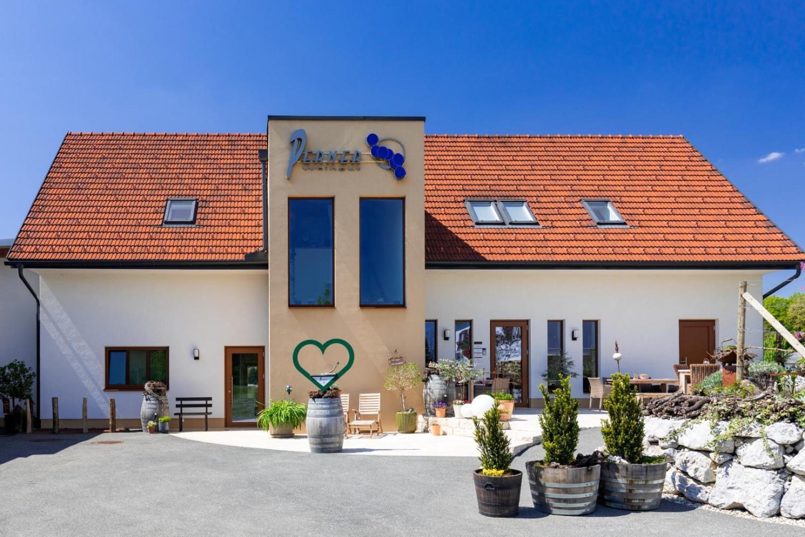 Weingut und Gästezimmer Perner