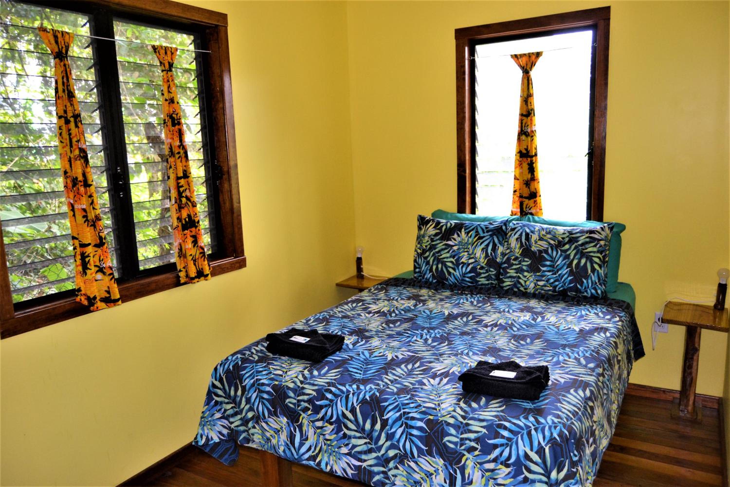 Belize Vacations - Iguana Roost Tourism Gold Standard Fully Equipped two Bedroom Cabin - Property Image 3