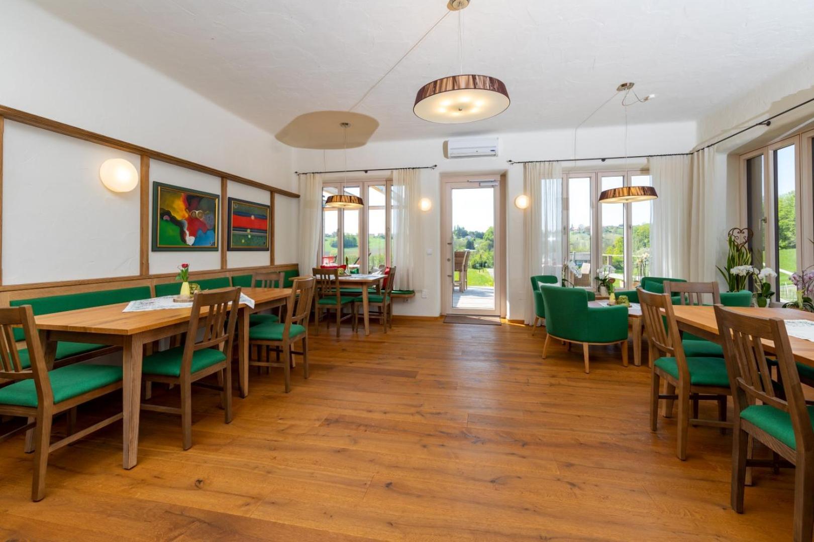 Weingut und Gästezimmer Perner