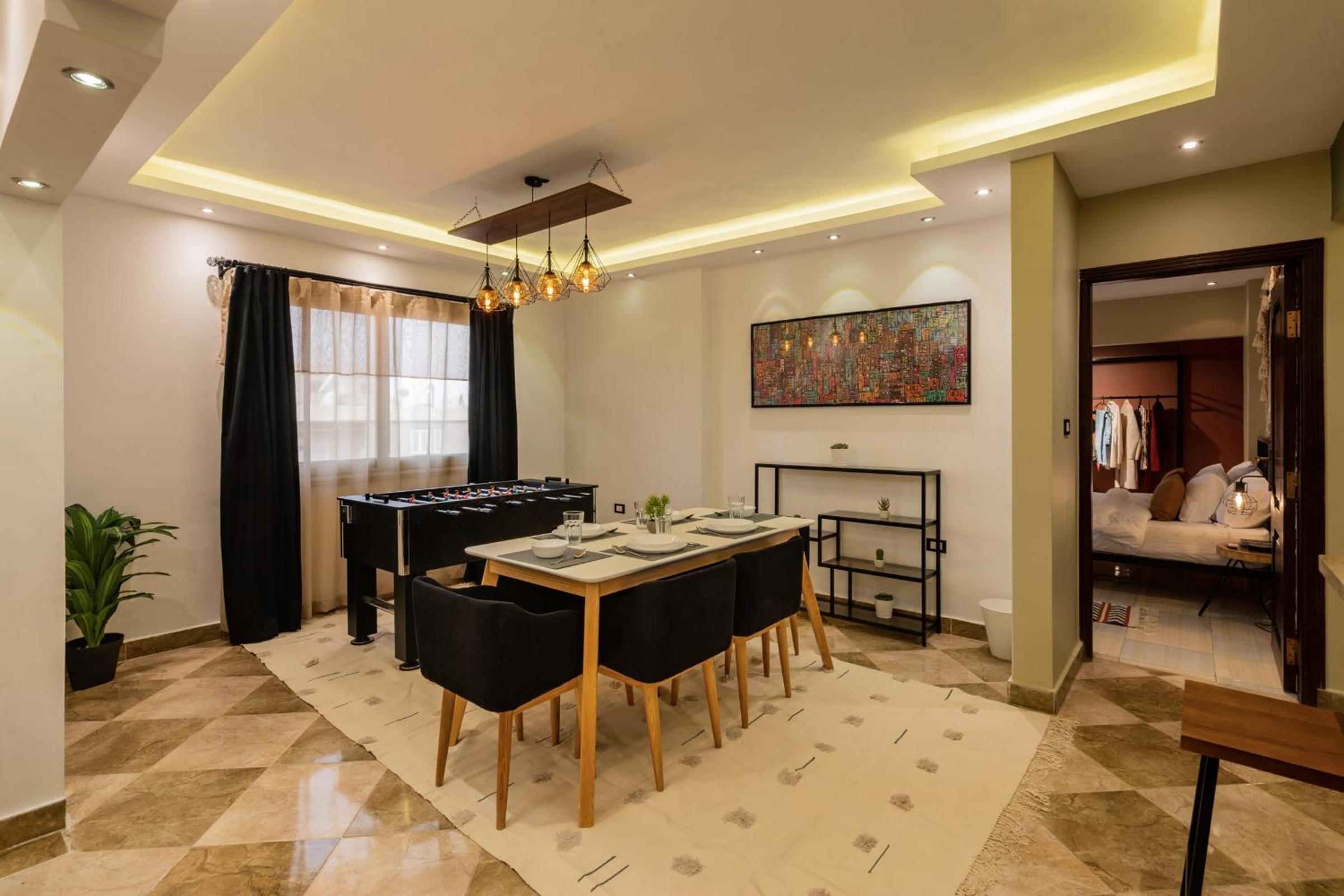 Play Foosball & Do Yoga - 1 BR Apt - Free Airport Pickup!