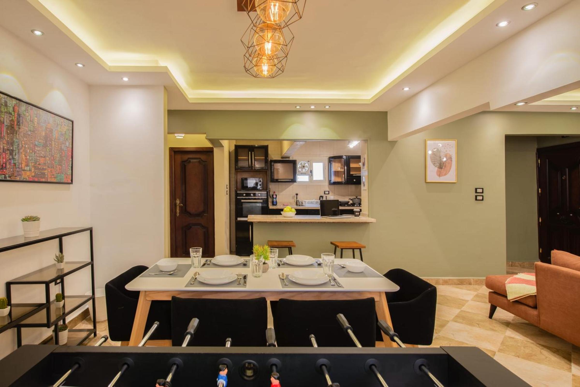 Play Foosball & Do Yoga - 1 BR Apt - Free Airport Pickup!