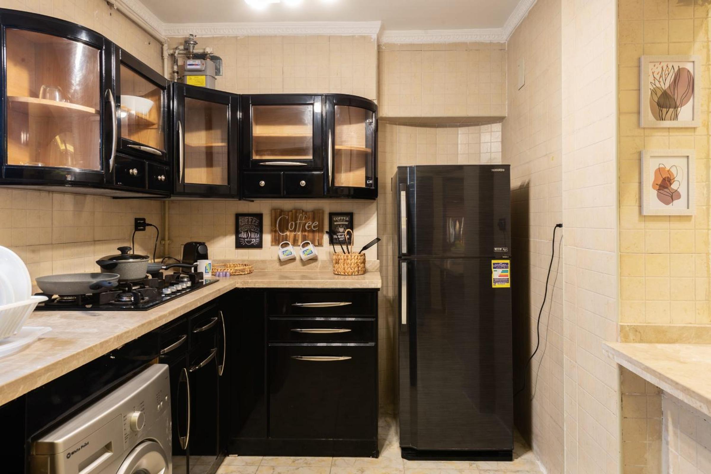 Play Foosball & Do Yoga - 1 BR Apt - Free Airport Pickup!