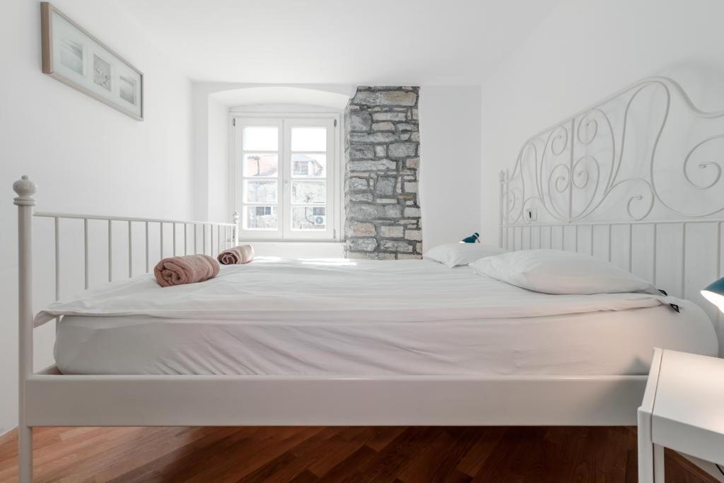 Apartments Artemus Music view 5