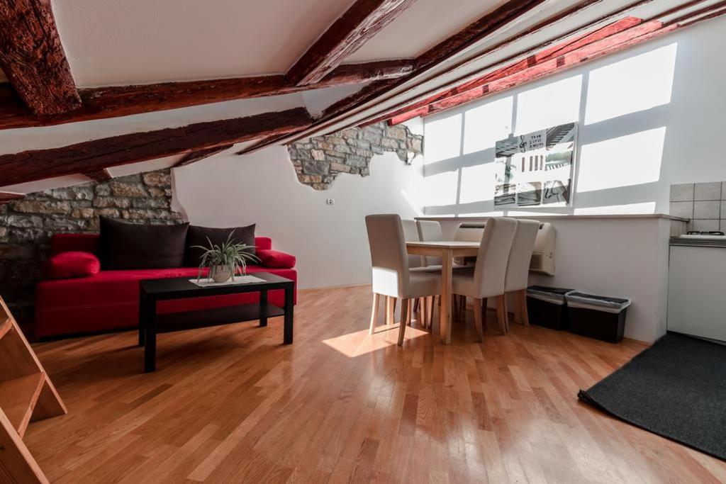 Apartments Artemus Music view 4