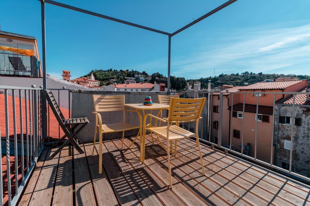 Apartments Artemus Music view 3