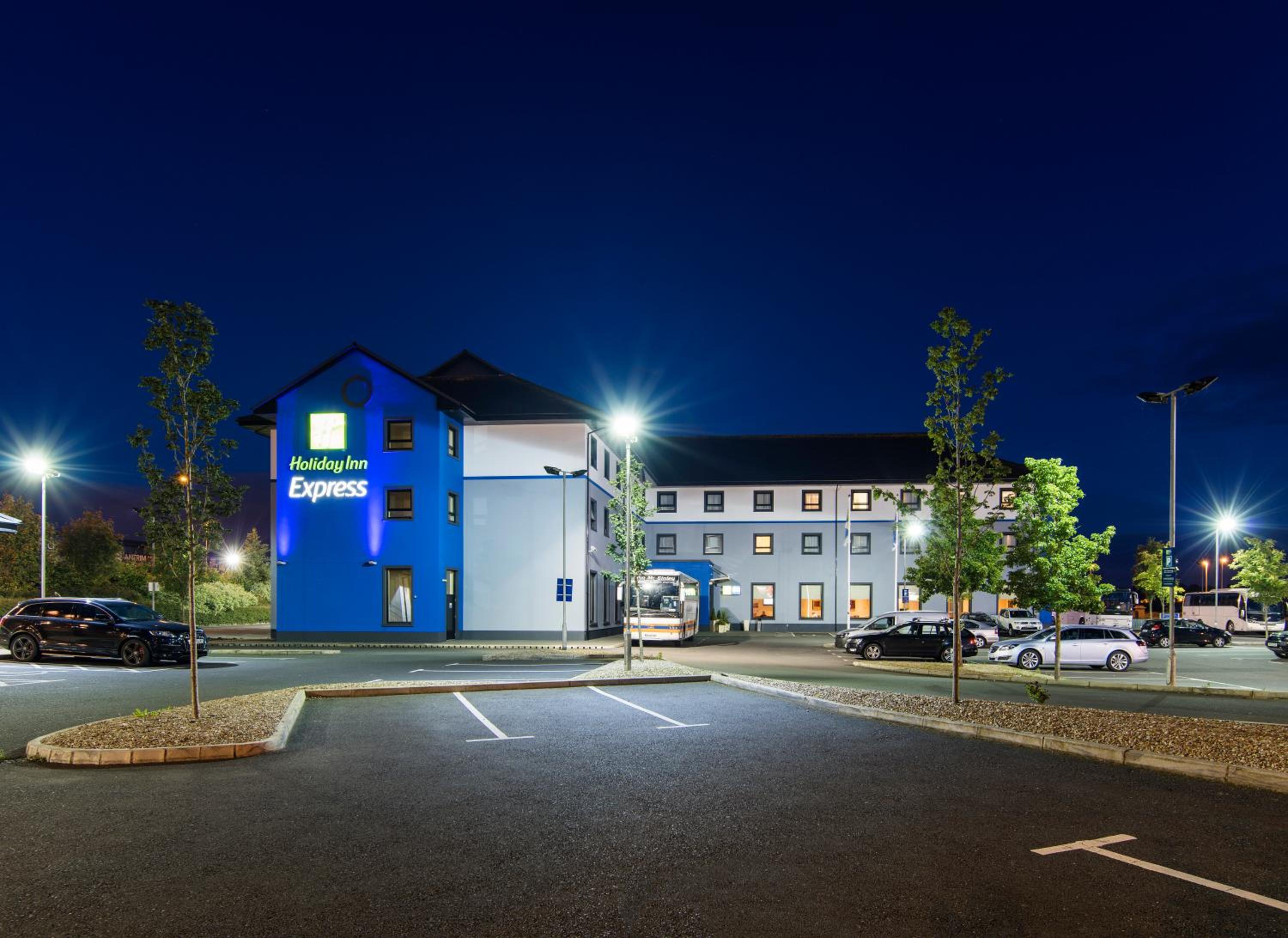 Hotel Holiday Inn Express Antrim, an IHG Hotel - Image 1