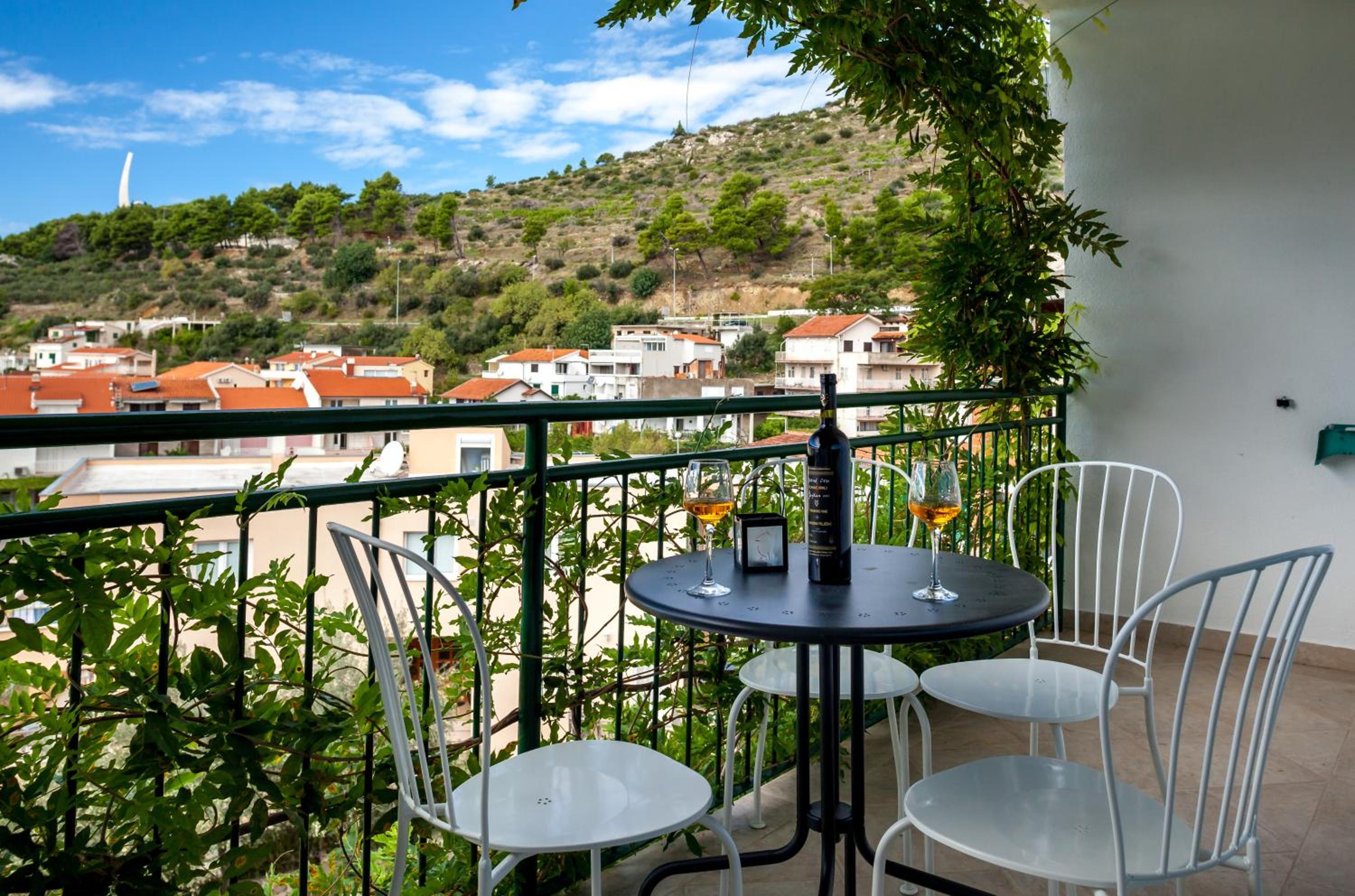 Apartments Leut 80m from the Sea view 5