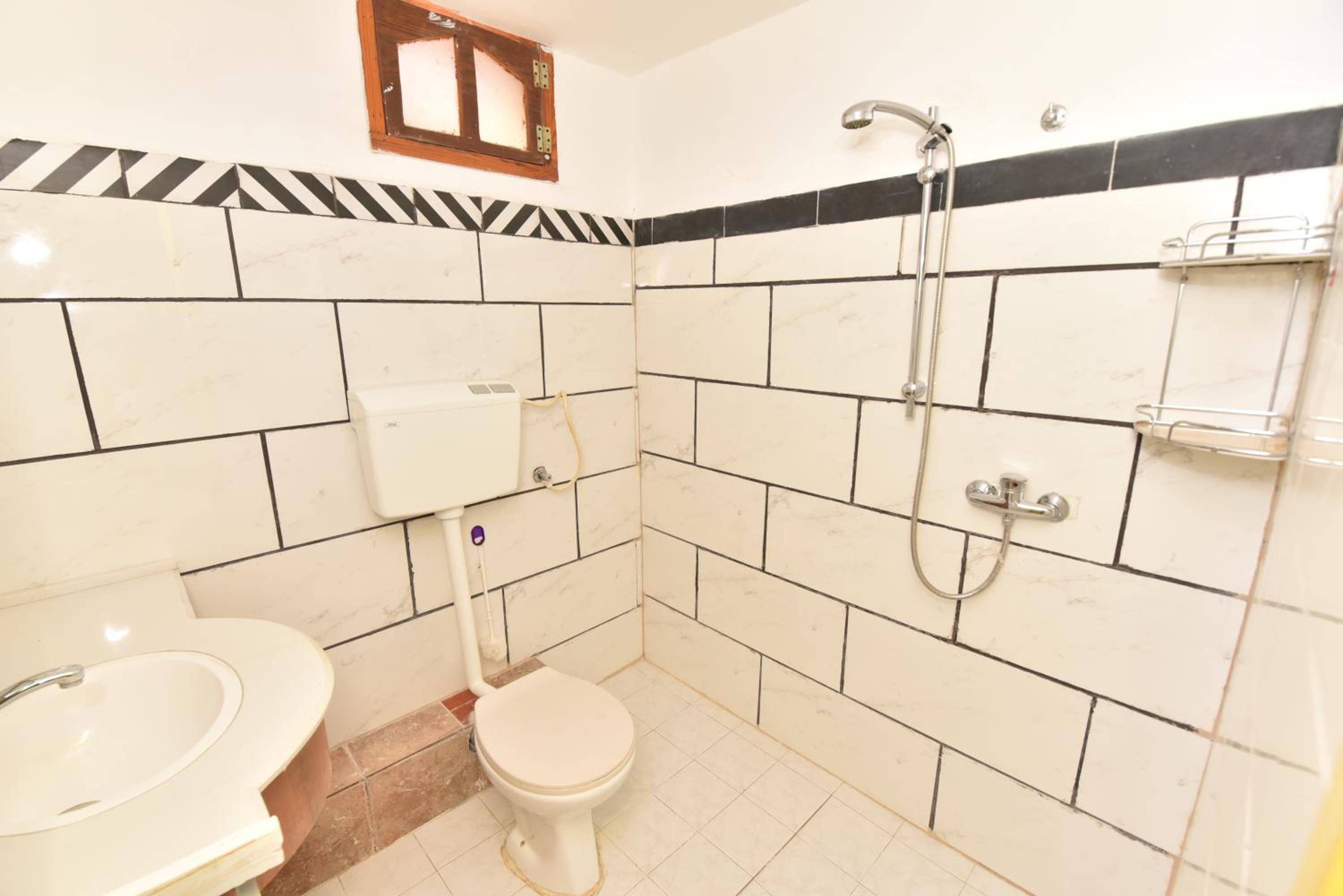 Corinne Hostel לזוגות ומשפחות וקורס צלילה view 5