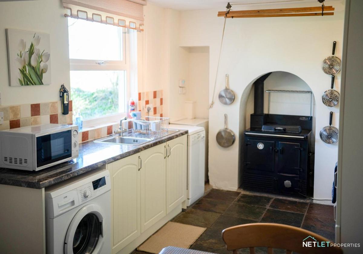Stone Hall Mill Cottage, Welsh Hook view 2