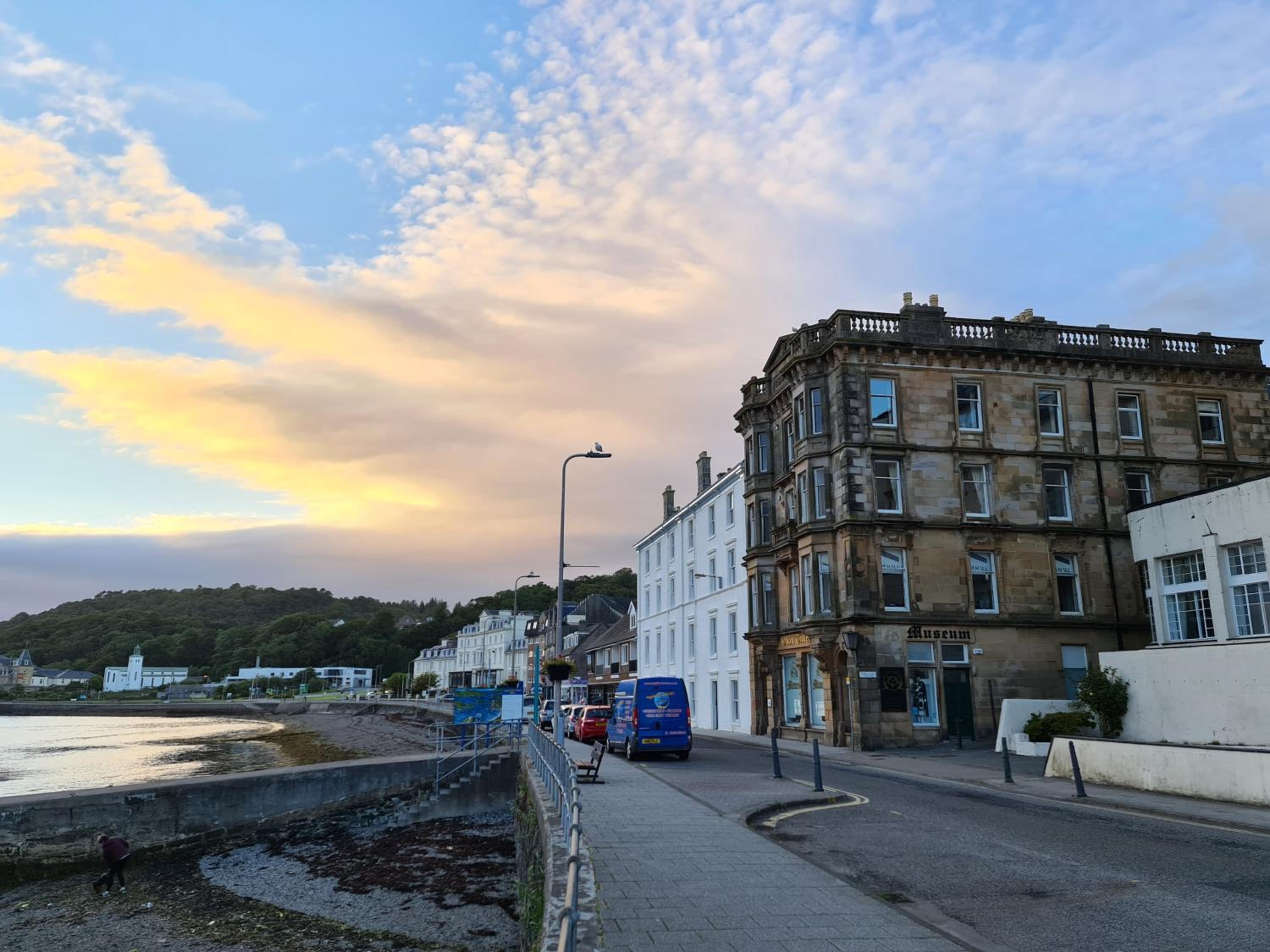 The Editor's Choice, Oban seafront apartment view 4