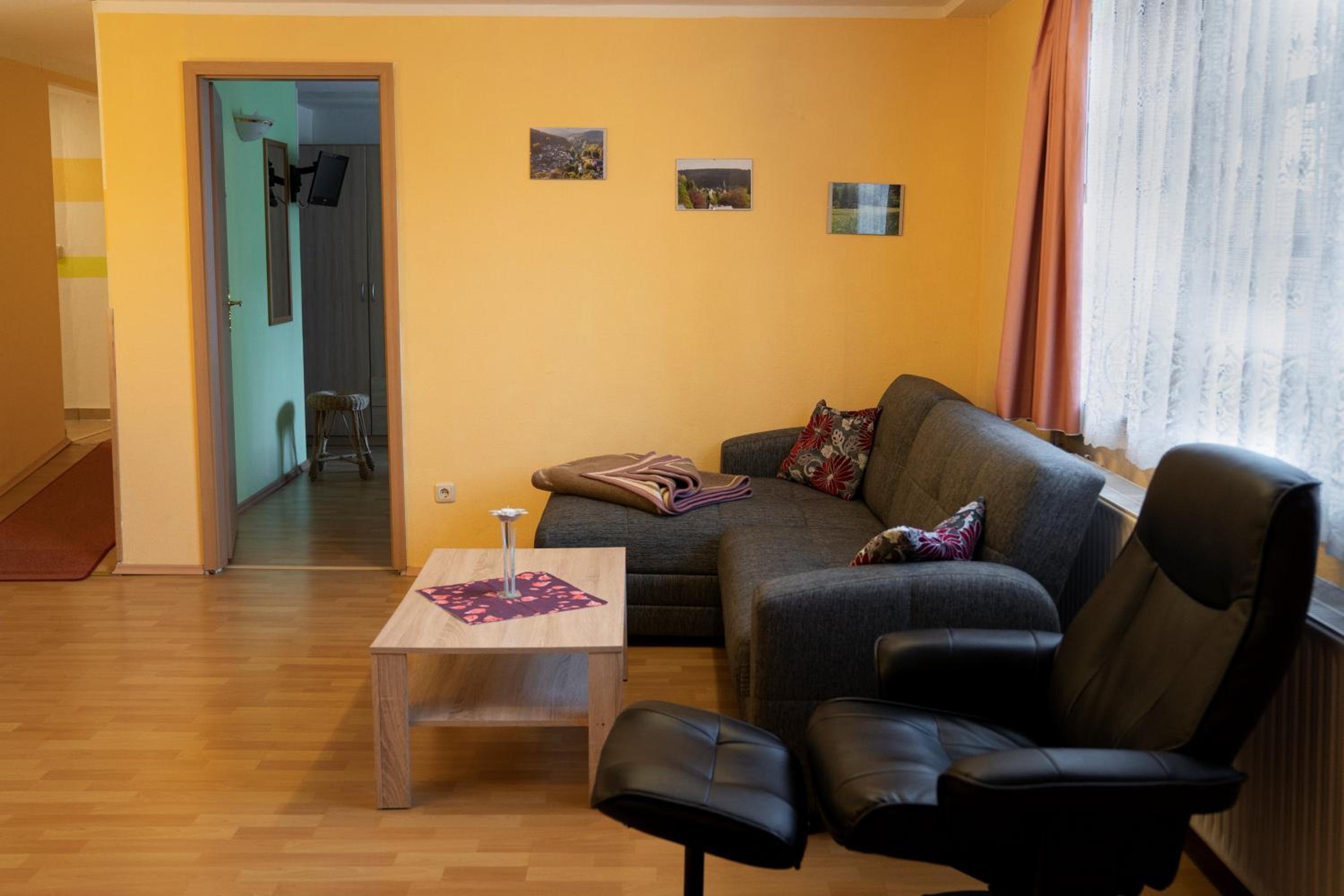Photo 16