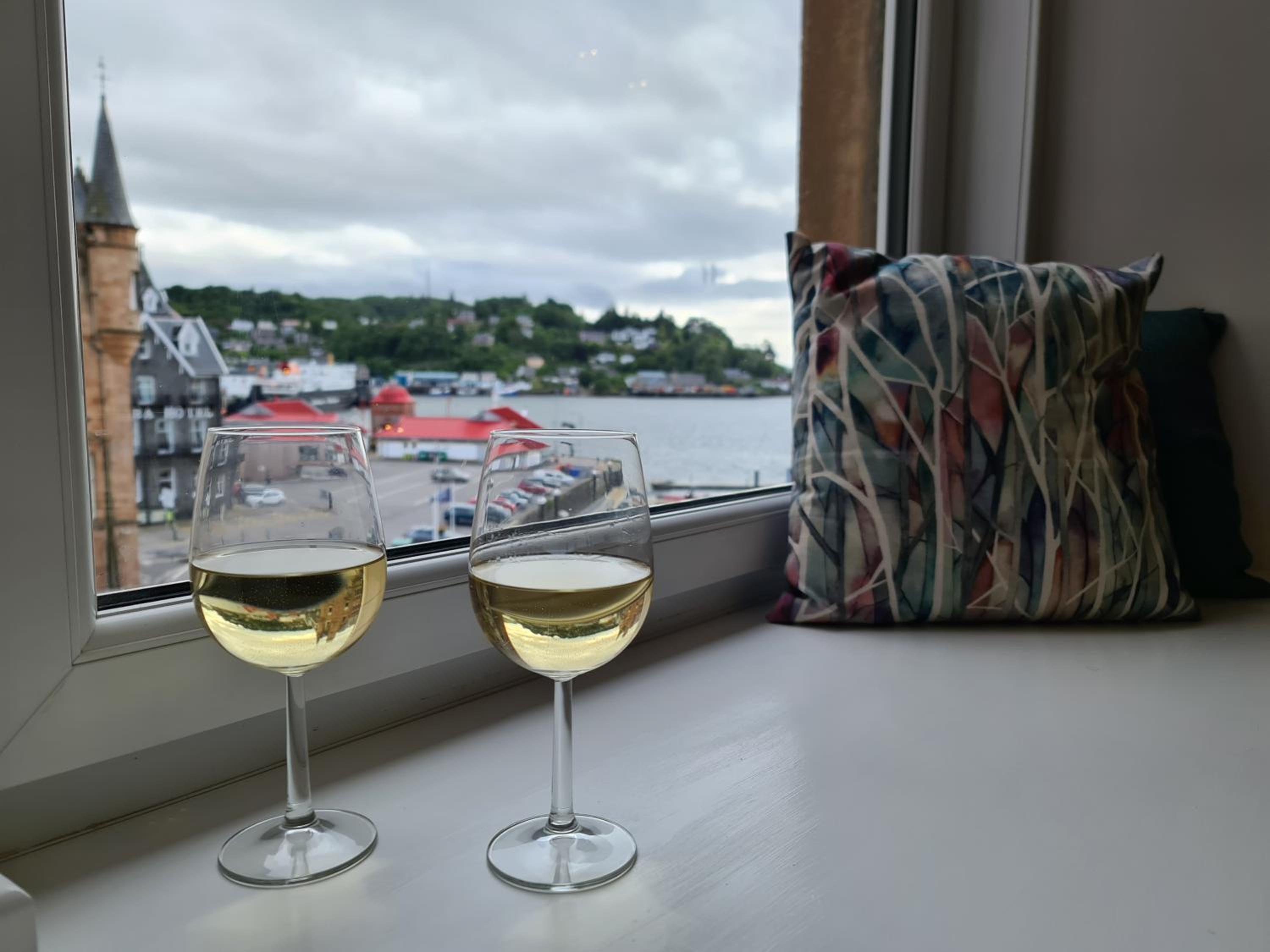 The Editor's Choice, Oban seafront apartment view 5