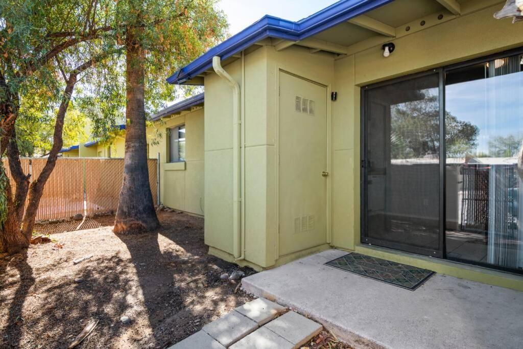 Sunset Foothills 2BR/1BA Condo; Mins to UofA,Hiking,&Food view 2