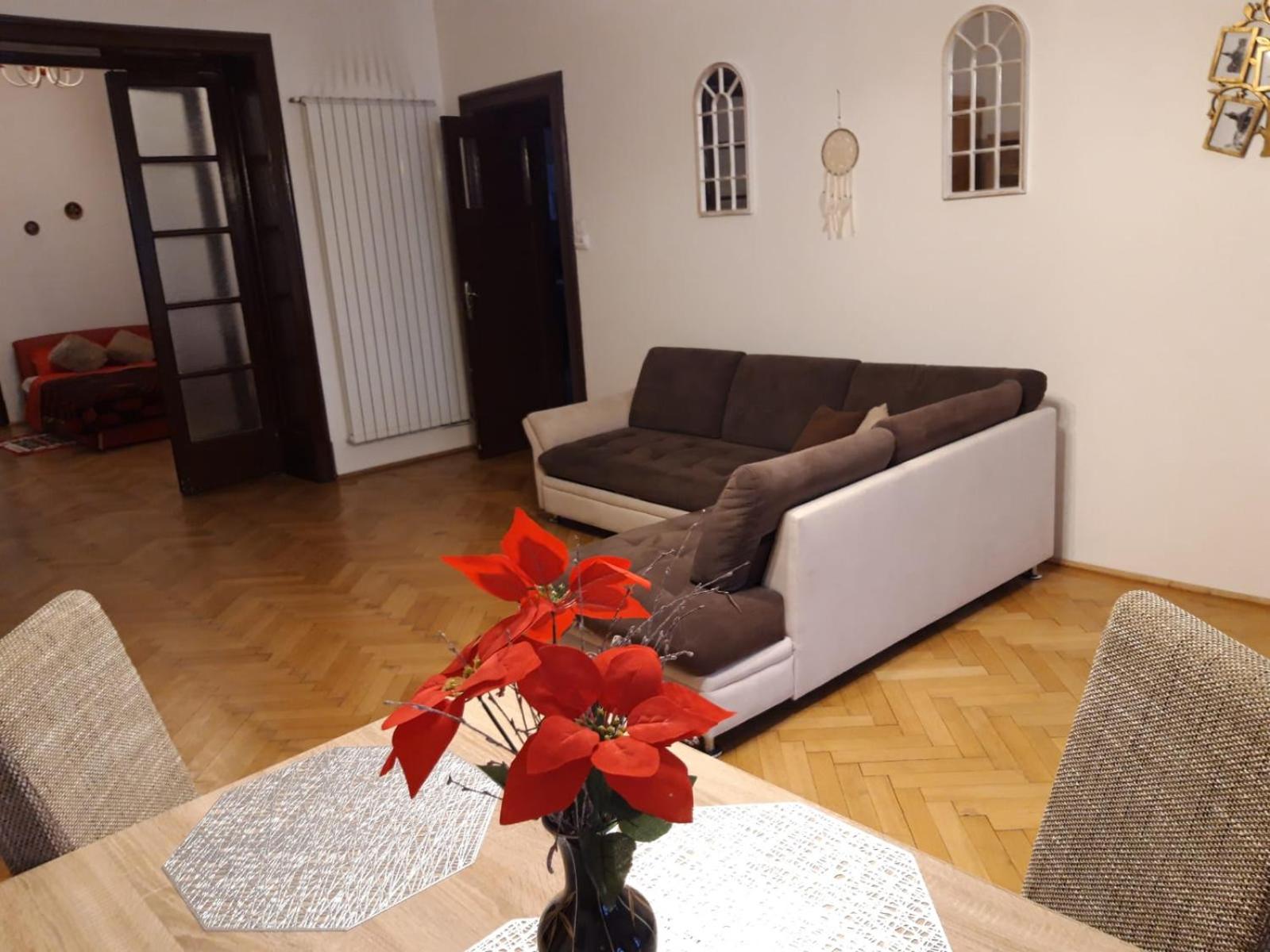 Central View Piata Sfatului 7- Panoramic Apartment view 4