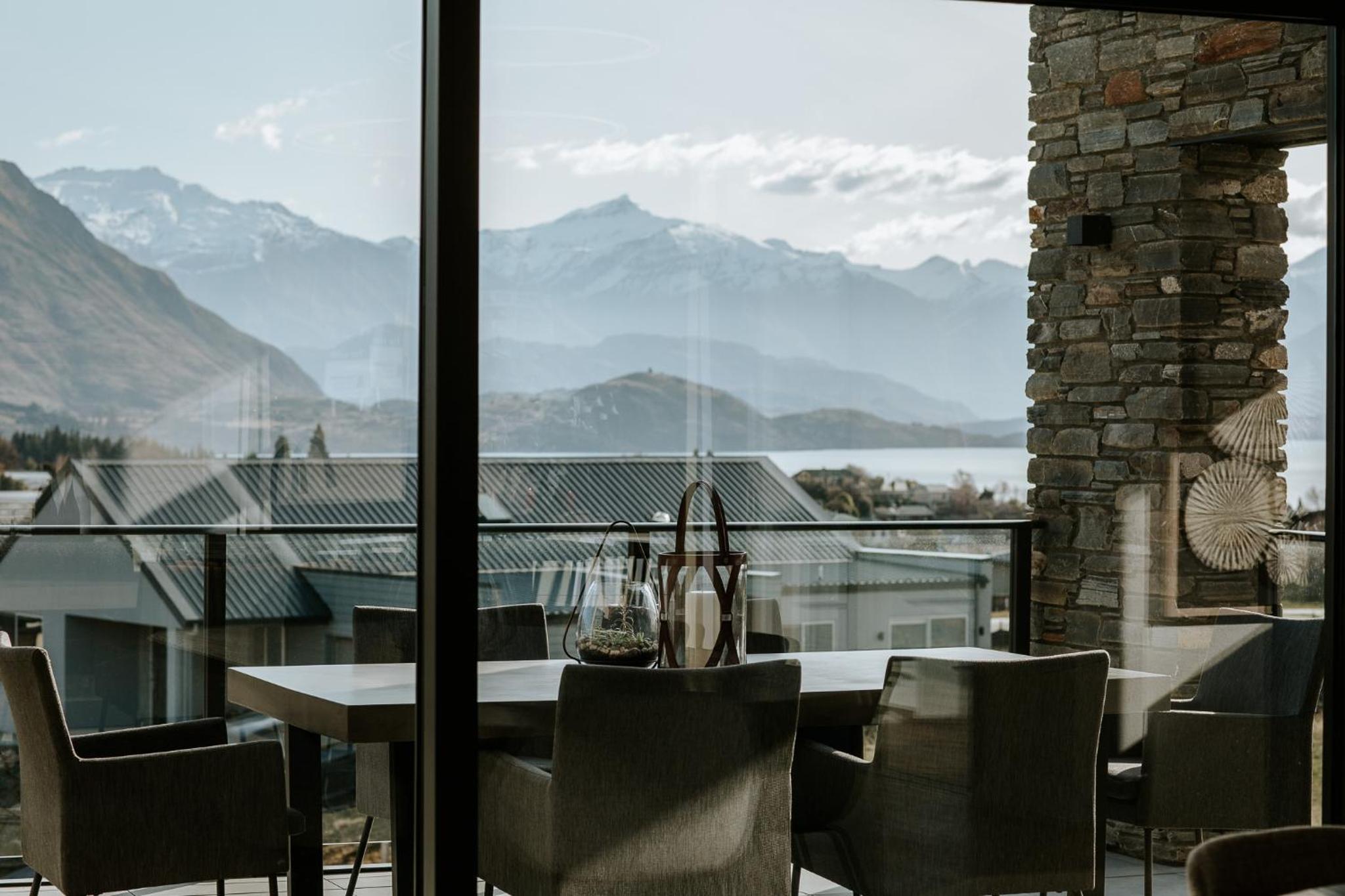 The Heights - Sleeps 8 - Lake Views - Outdoor Fire