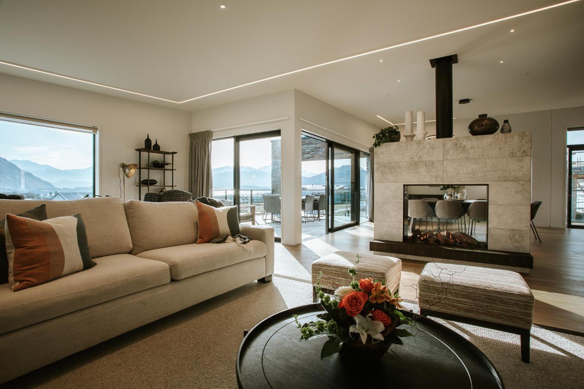 The Heights - Sleeps 8 - Lake Views - Outdoor Fire