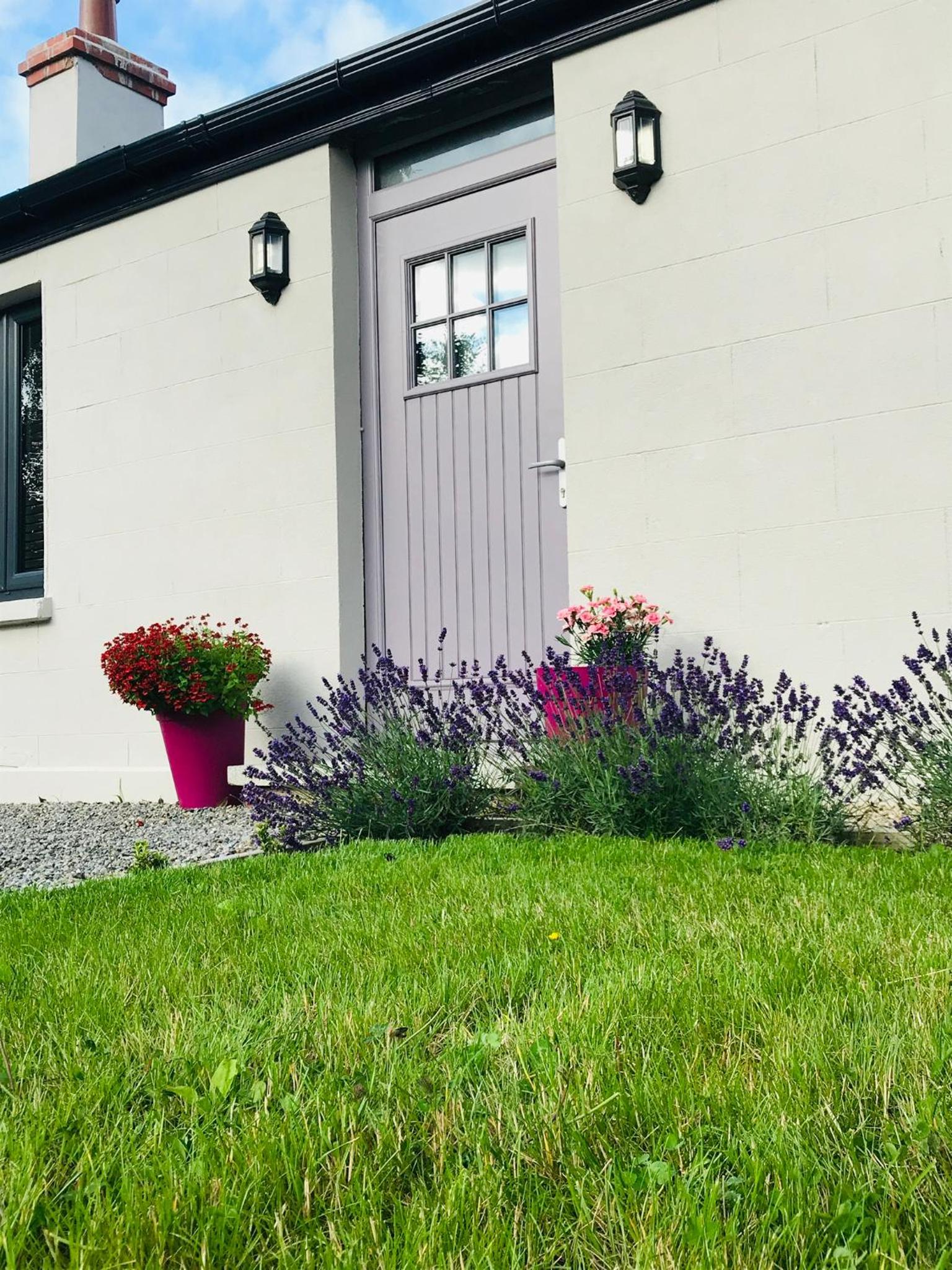 Lavender Cottage - 2 Bedroom Home view 3