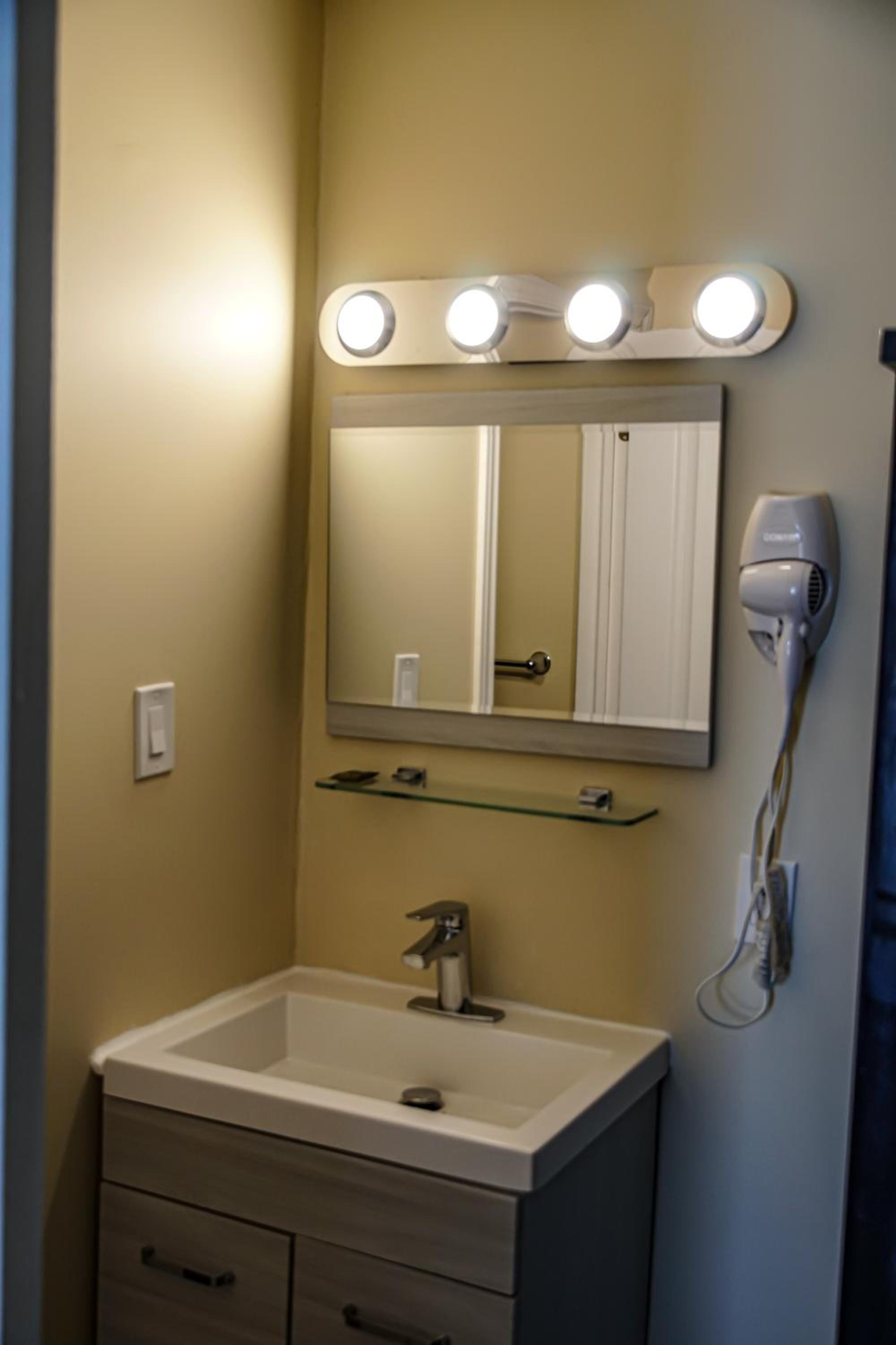 Skyland Motel Inn & Suites view 5