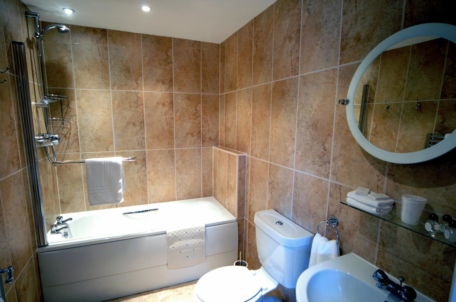 New Overlander Inn