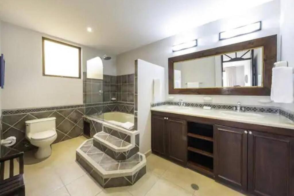 777J Beachfront Luxury Condo 3 BR/2.5BA Near SJO - Jaco Beach view 3