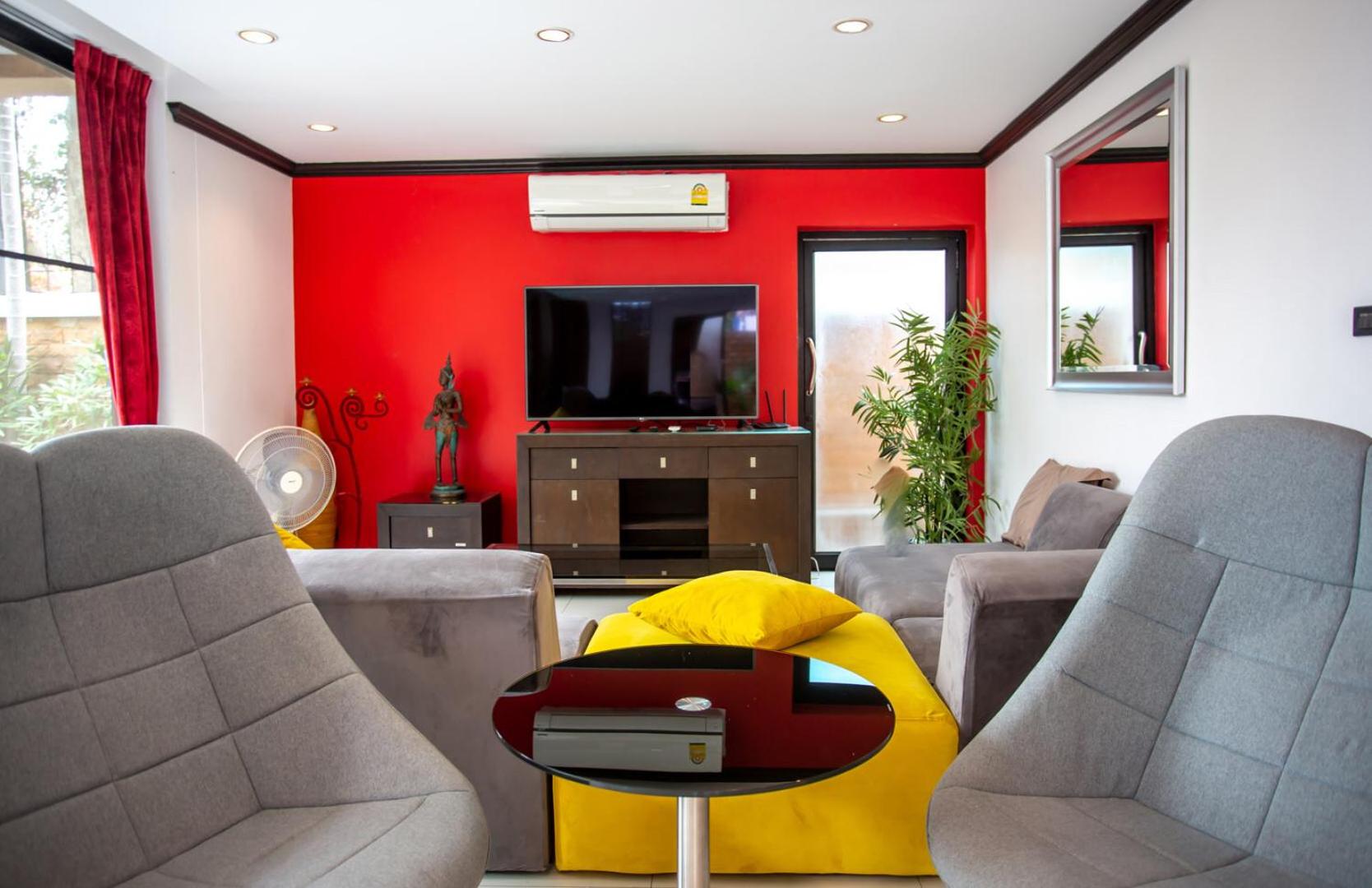 4poolvillas