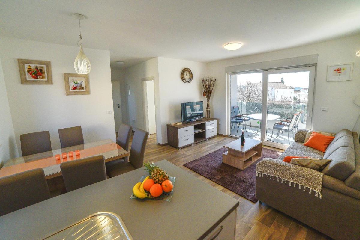 Apartments Boomerang view 2